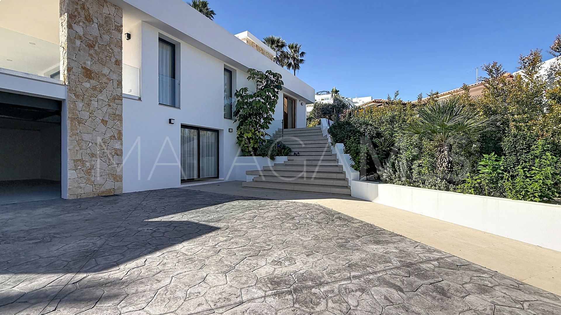 Villa for sale in Guadalmina Alta