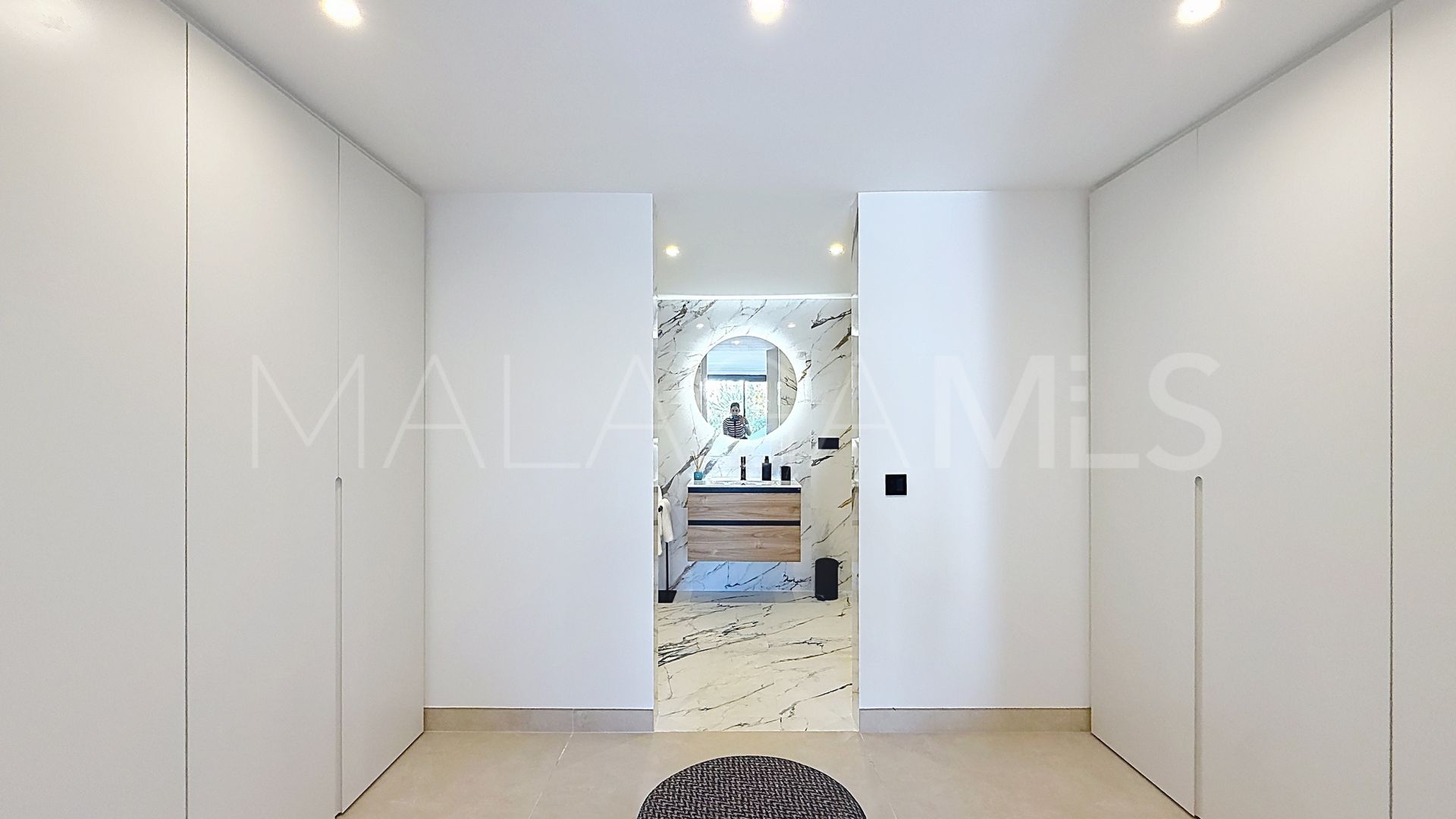 Villa for sale in Guadalmina Alta