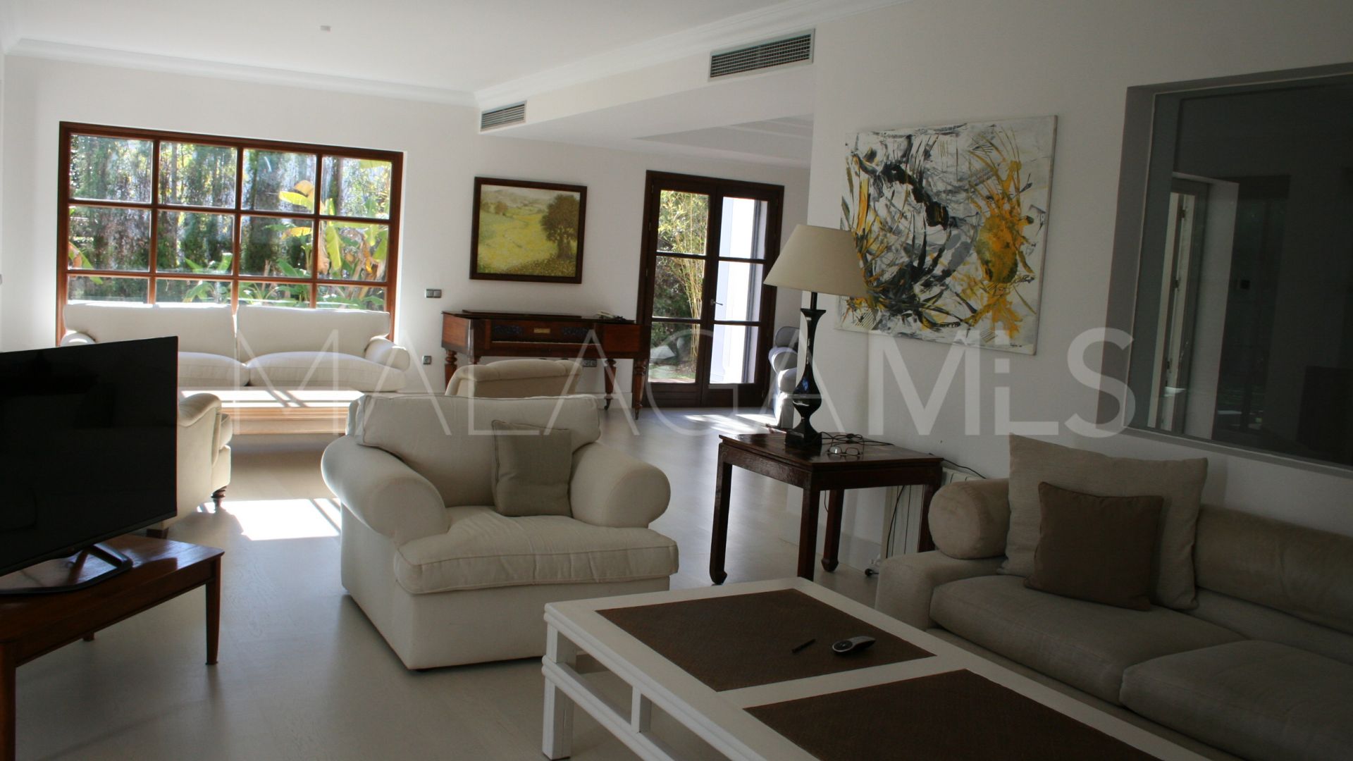 Villa de 5 bedrooms for sale in Guadalmina Baja