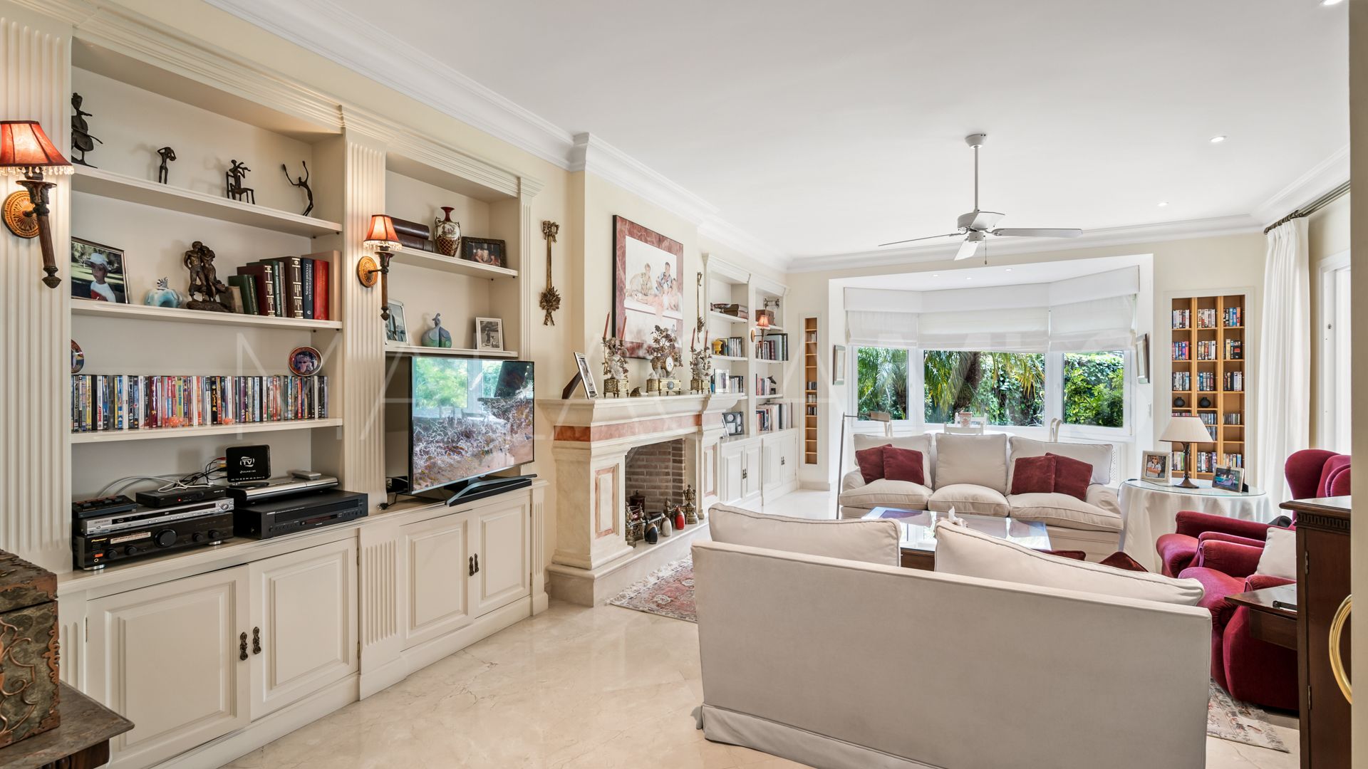 Villa for sale in Guadalmina Baja