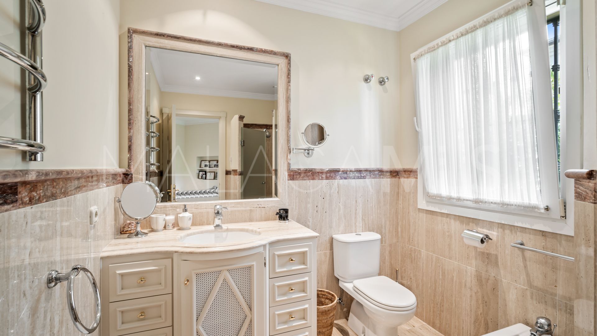 Villa for sale in Guadalmina Baja