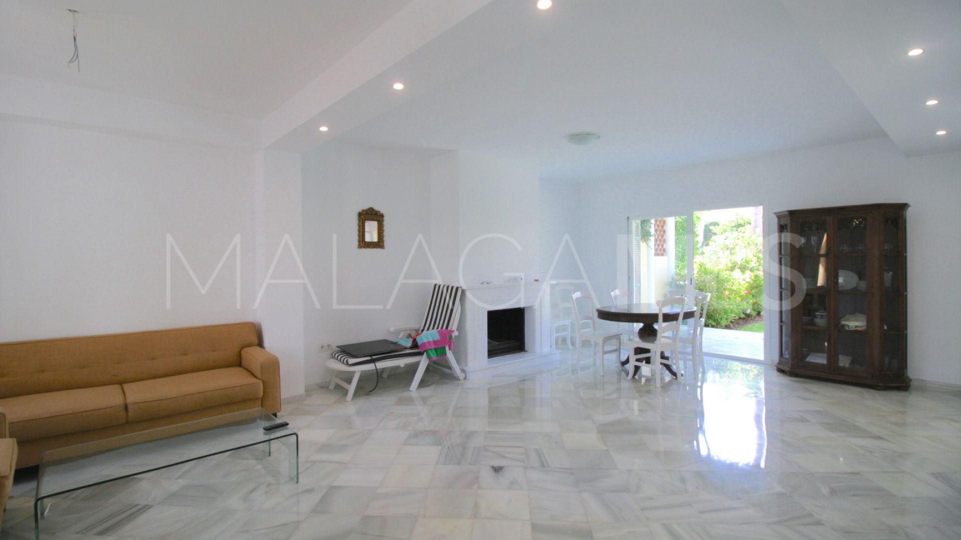 4 bedrooms town house for sale in Guadalmina Baja