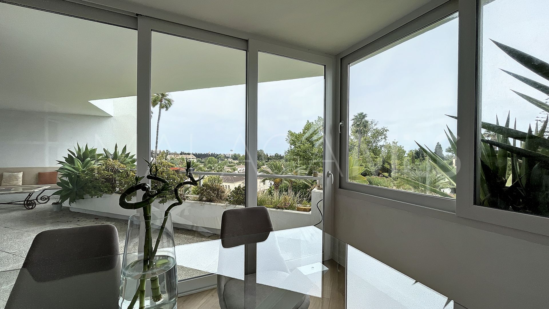 Lägenhet for sale in Guadalmina Alta