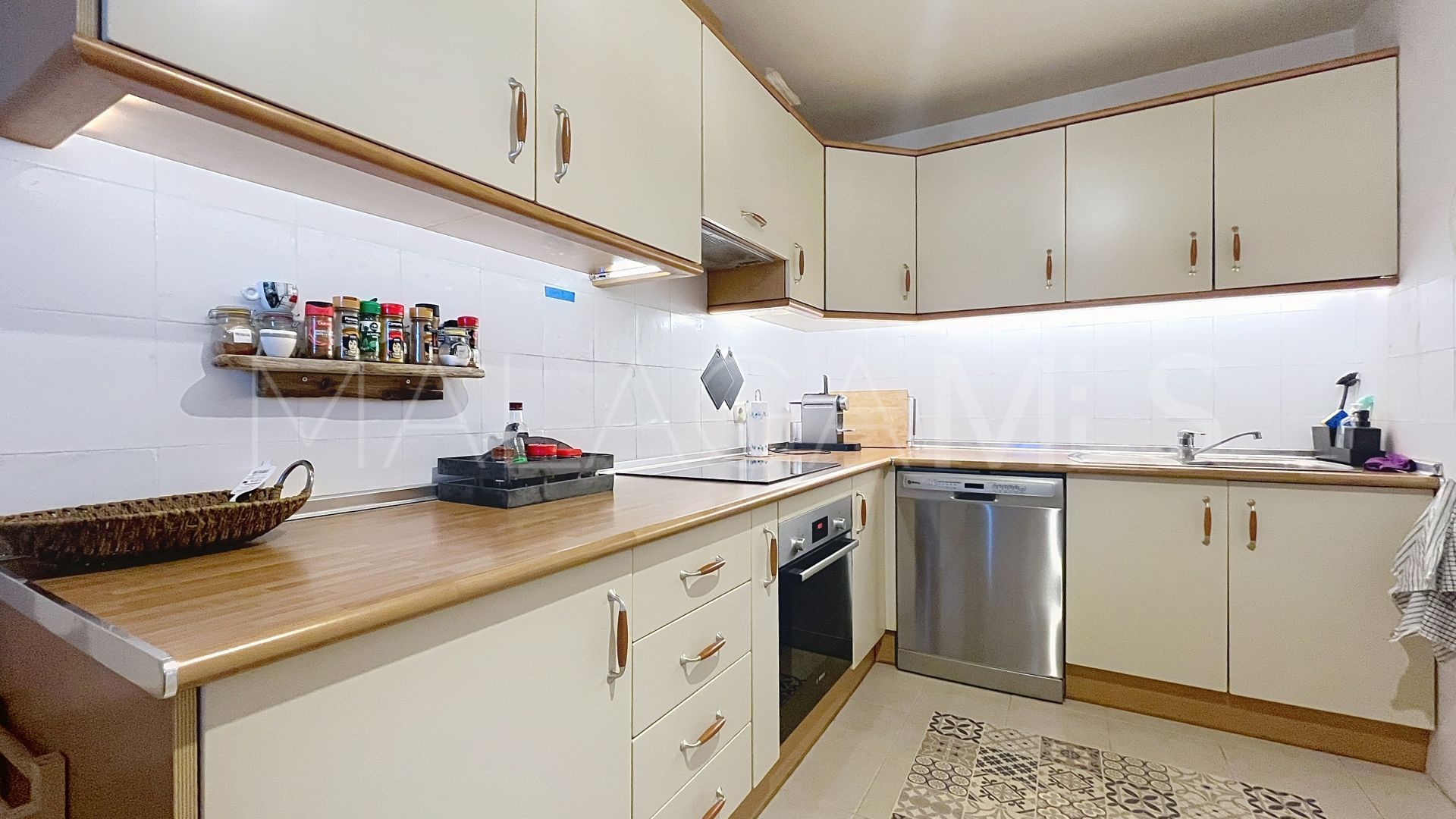Duplex penthouse for sale in Guadalmina Alta