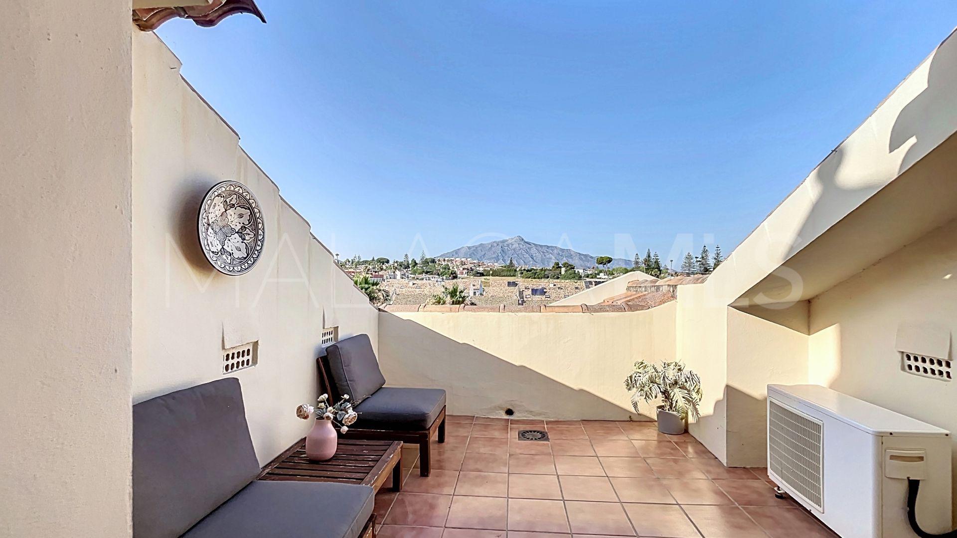 Duplex penthouse for sale in Guadalmina Alta