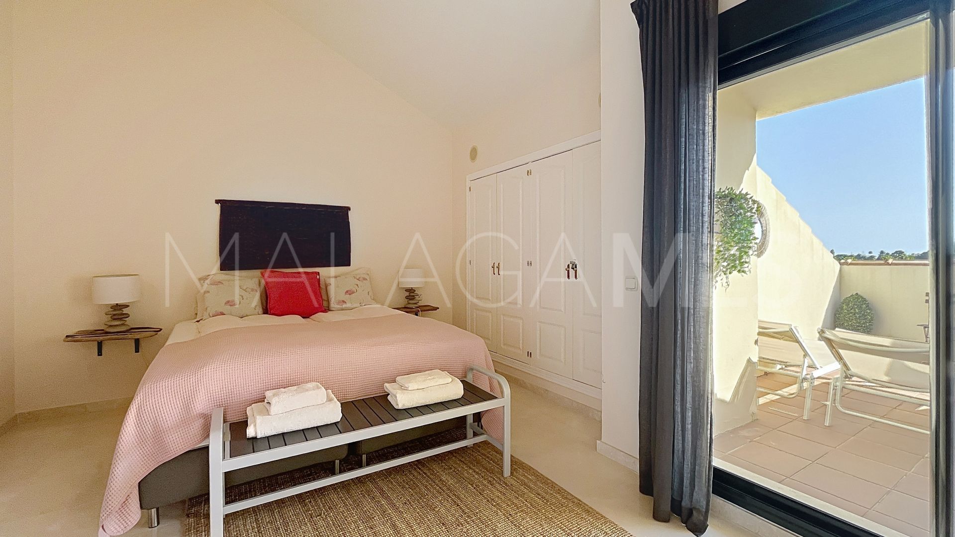 Duplex penthouse for sale in Guadalmina Alta