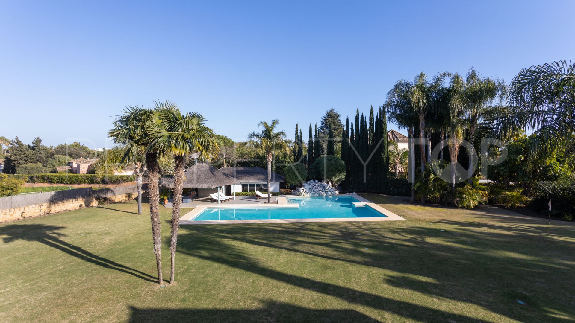 For sale Guadalmina Baja villa with 7 bedrooms