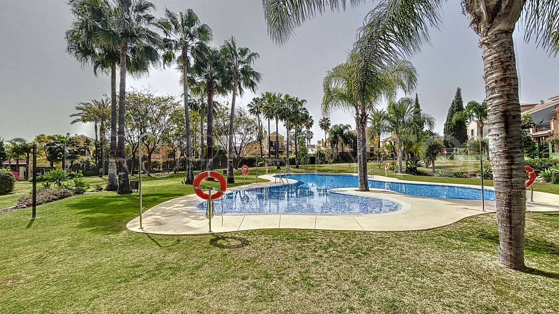 Villa for sale in Isla de Guadalmina