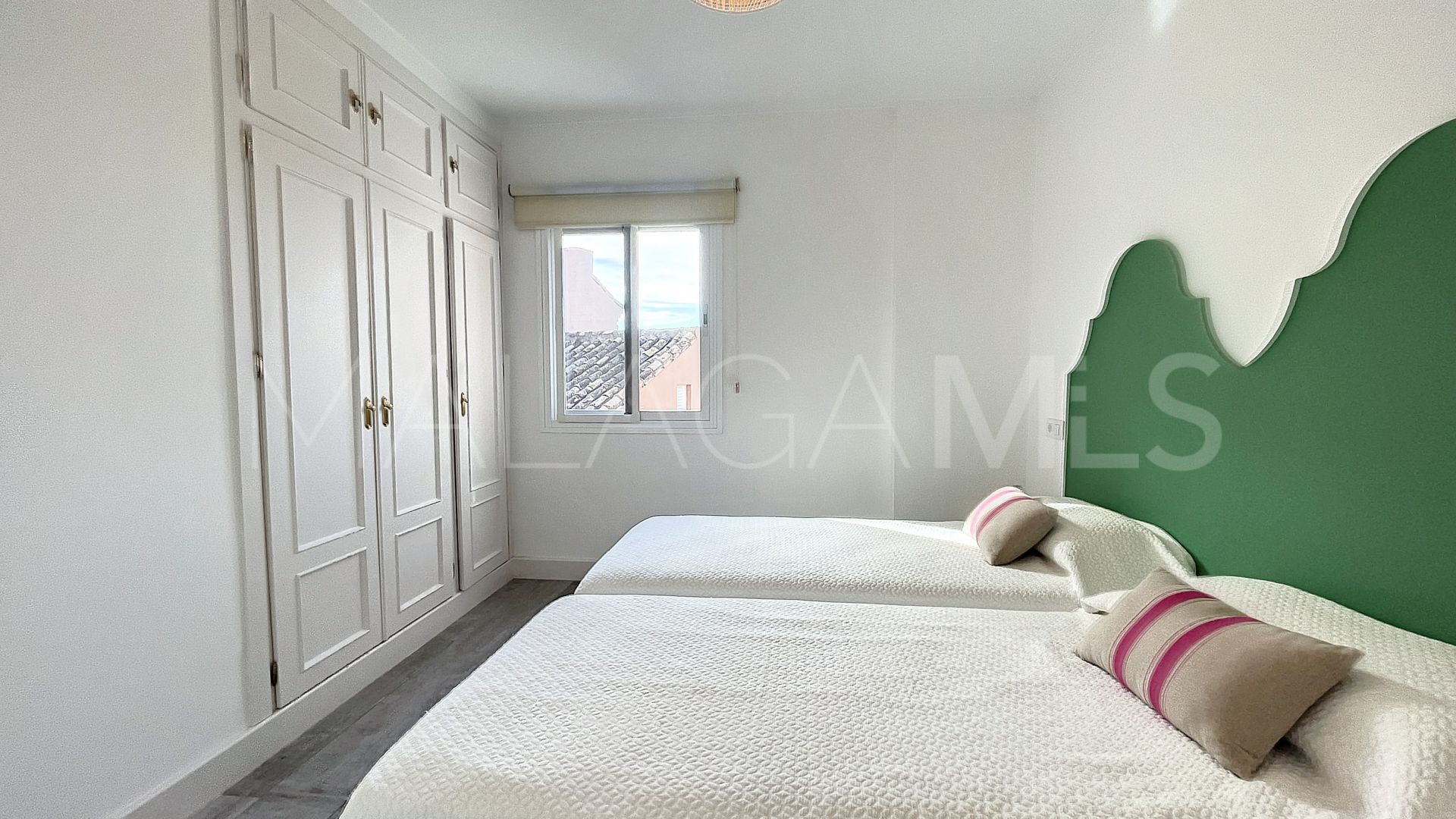 Se vende apartamento with 2 bedrooms in Guadalmina Alta