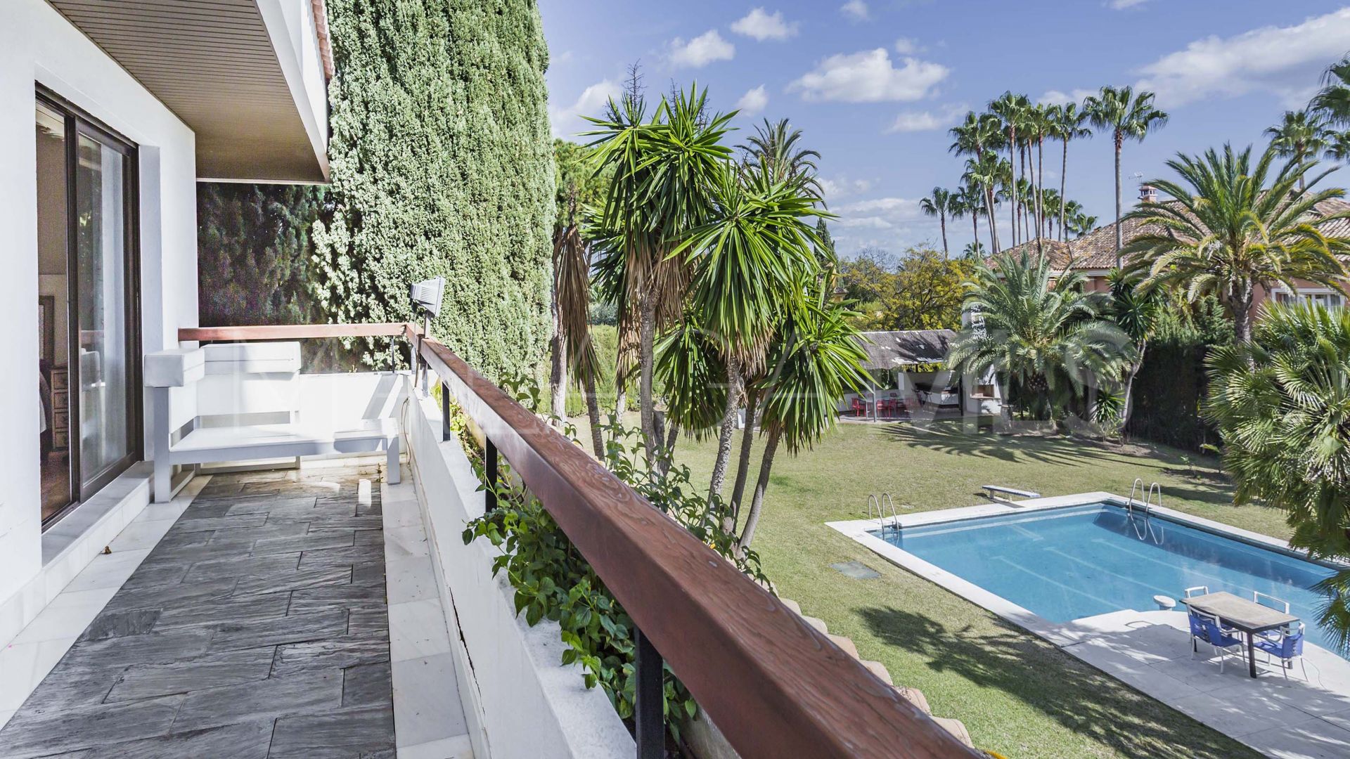 Villa with 10 bedrooms a la venta in Guadalmina Baja