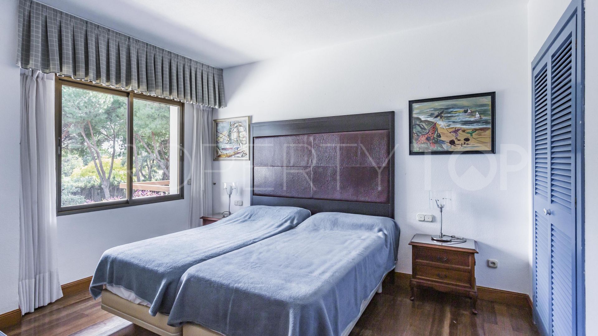 For sale villa with 10 bedrooms in Guadalmina Baja