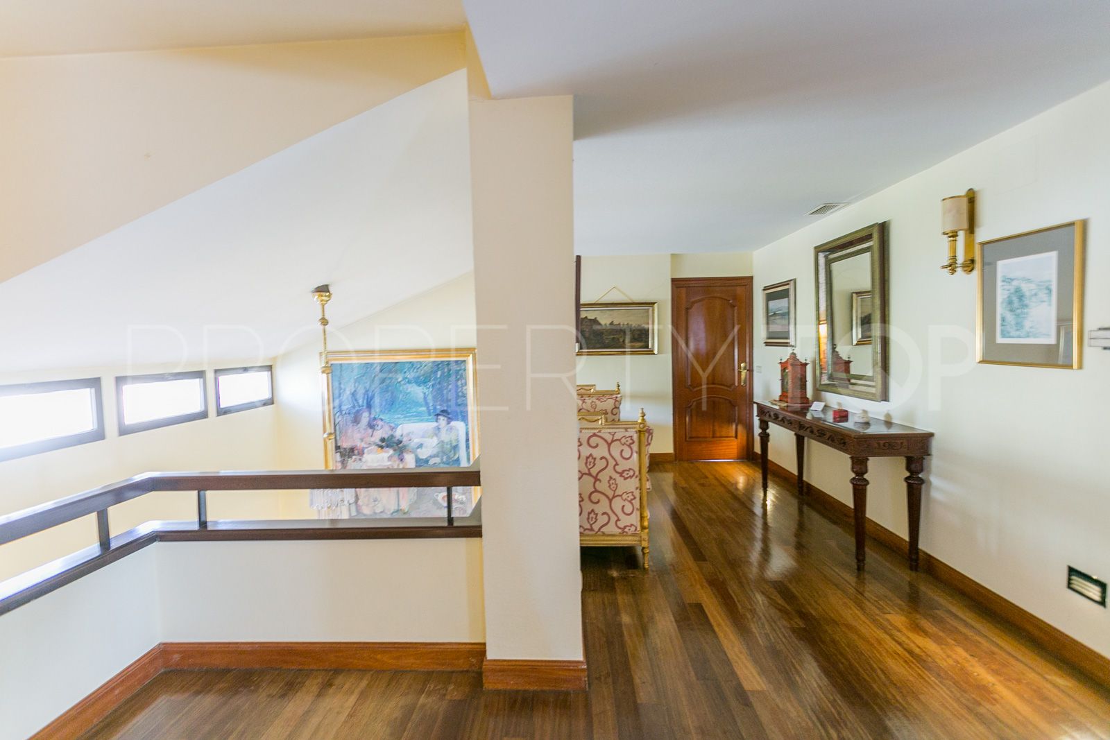 For sale villa with 10 bedrooms in Guadalmina Baja