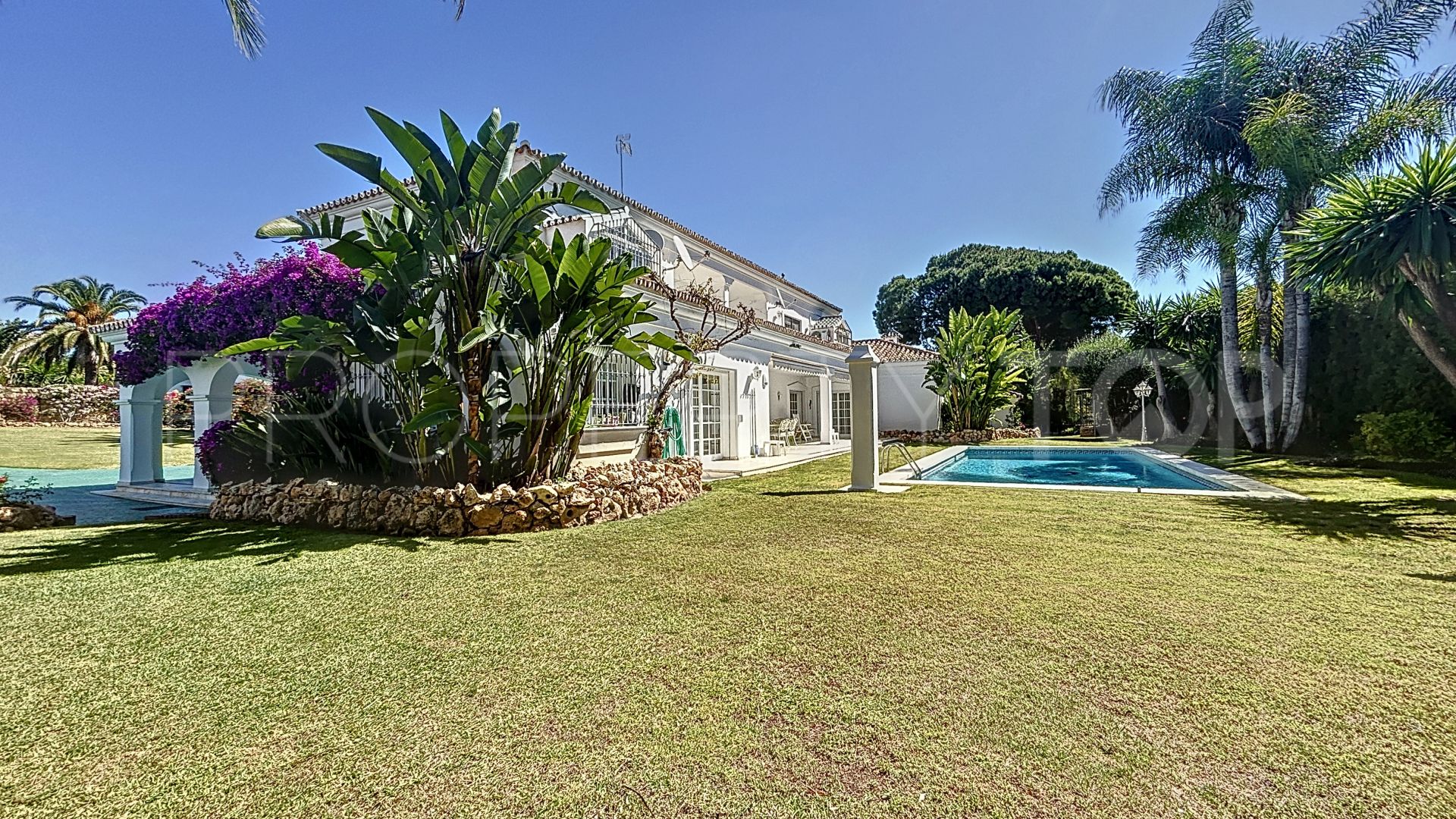 Se vende villa en Guadalmina Alta