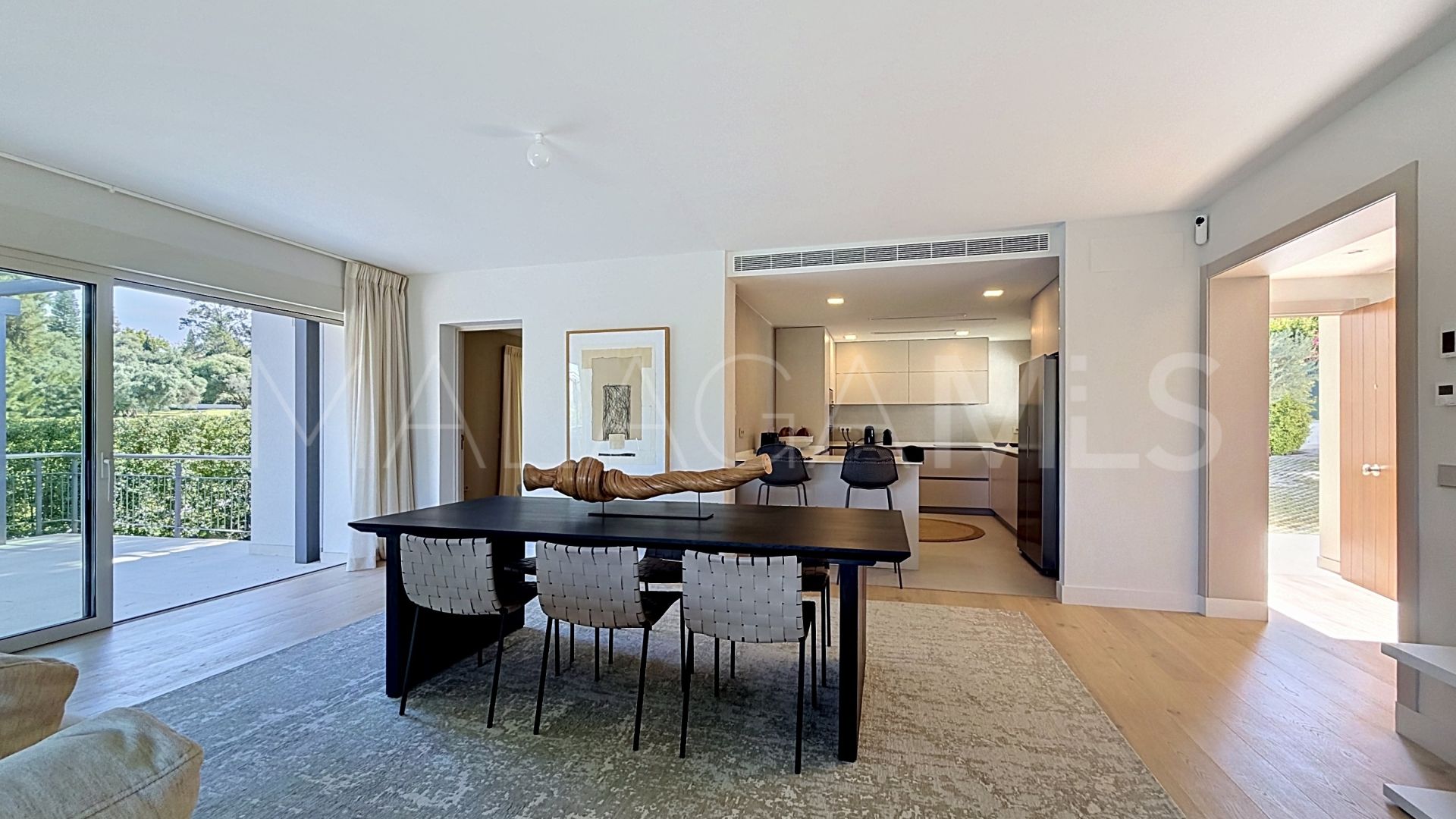 Buy villa with 4 bedrooms in Guadalmina Alta