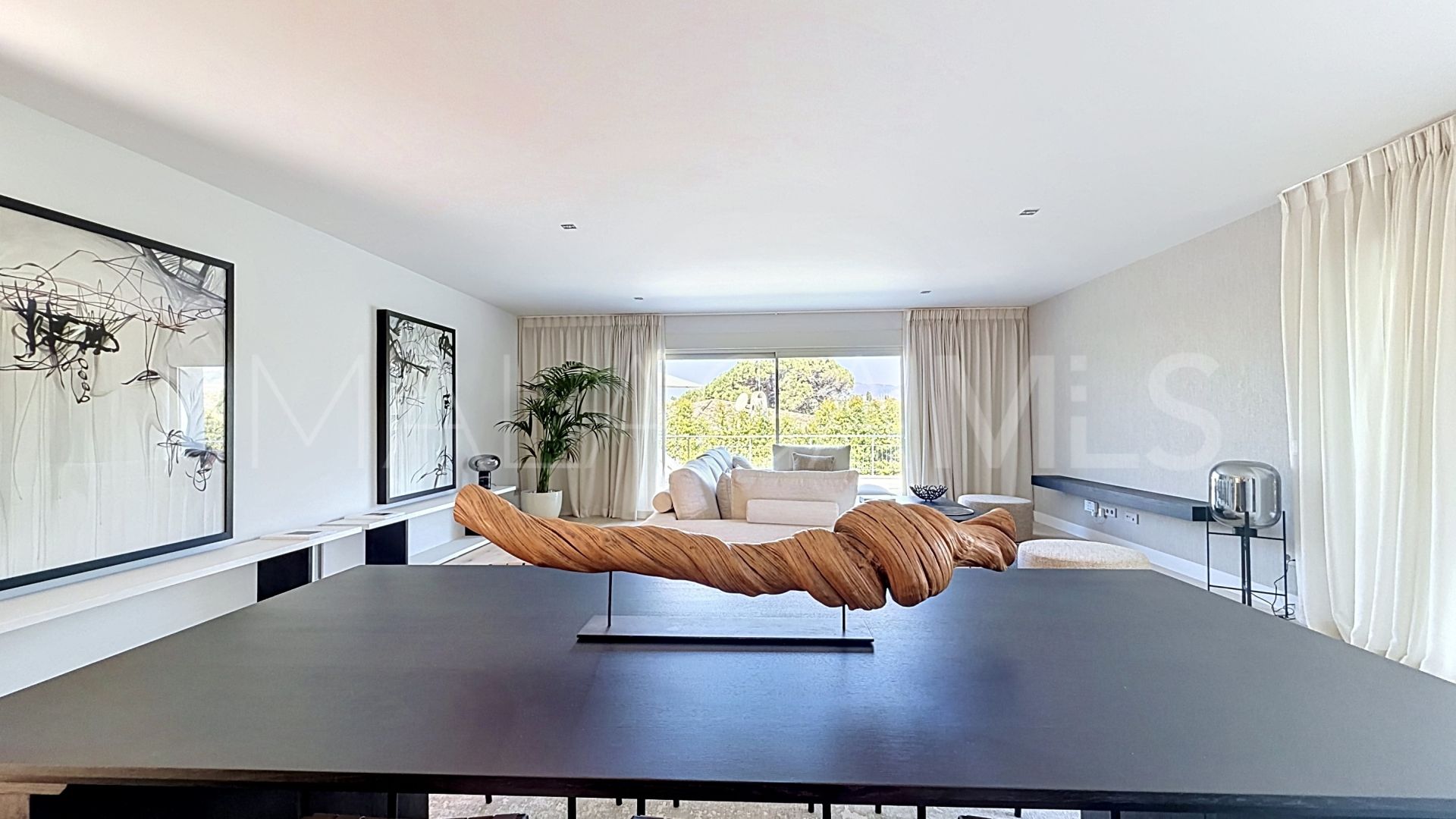 Buy villa with 4 bedrooms in Guadalmina Alta