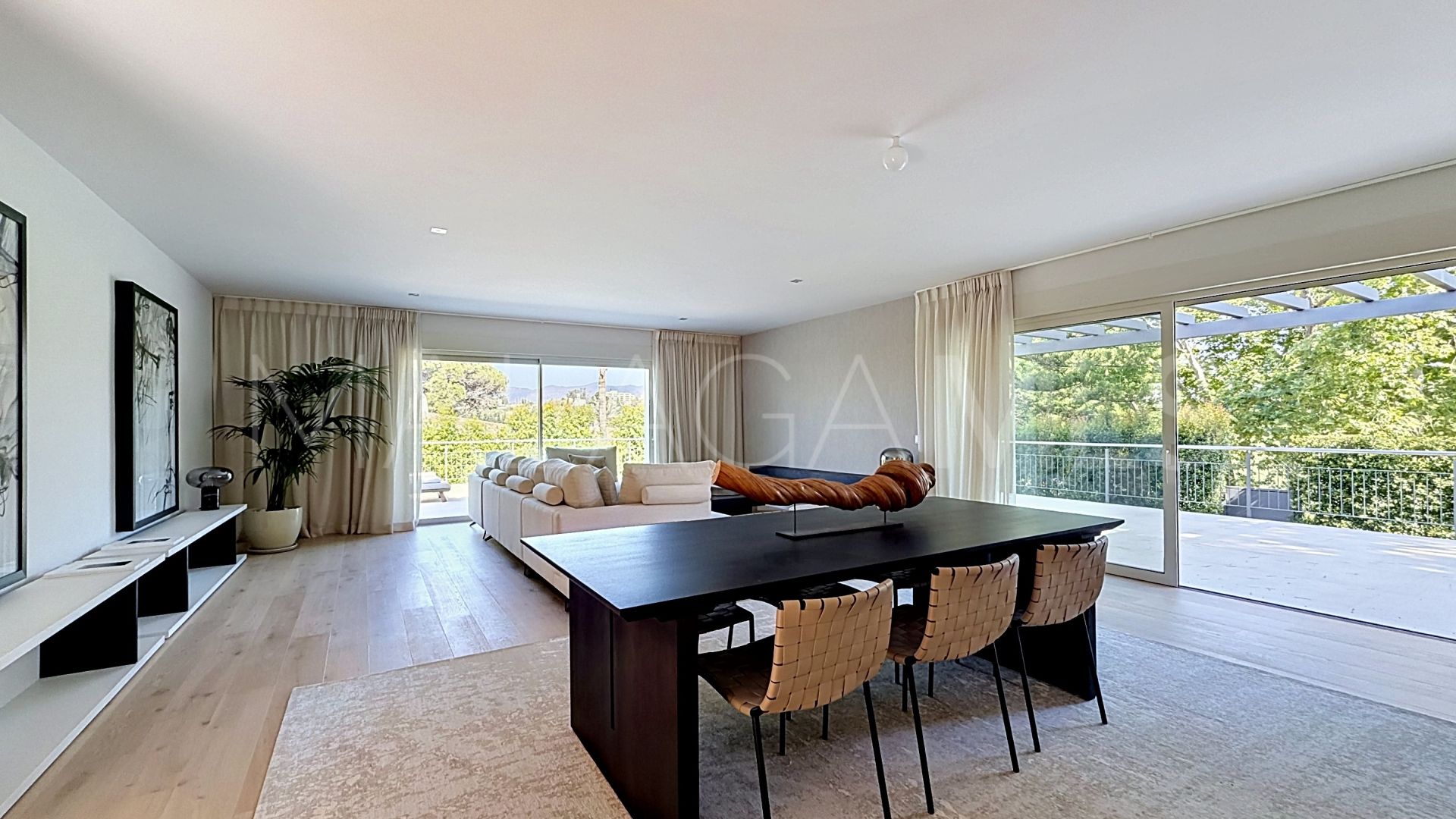 Buy villa with 4 bedrooms in Guadalmina Alta