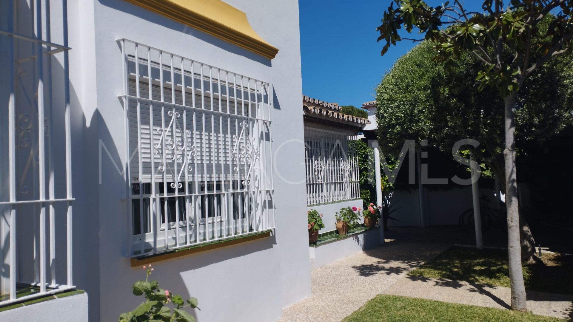 Buy villa de 4 bedrooms in Benamara