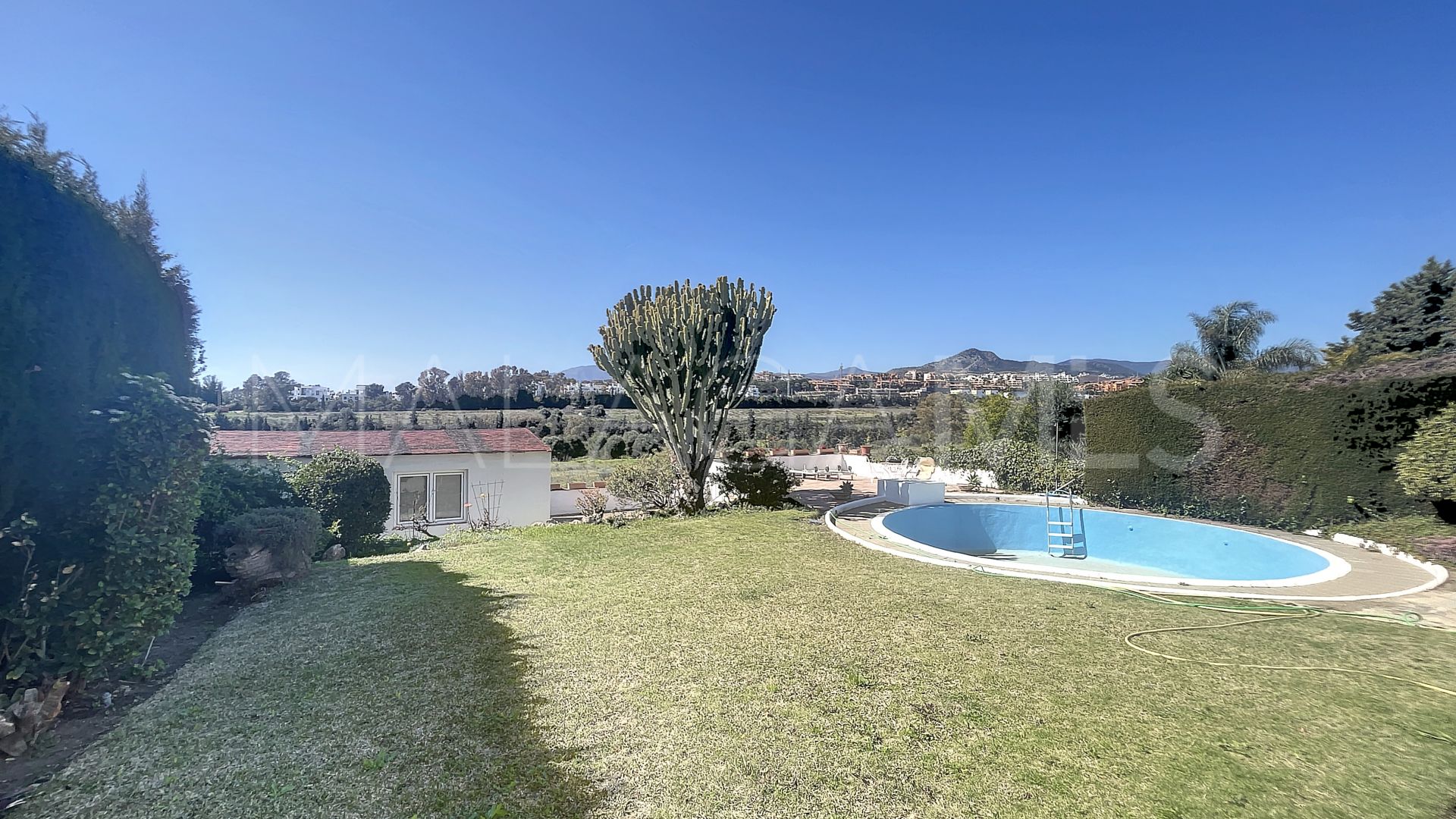 Villa for sale in Guadalmina Alta