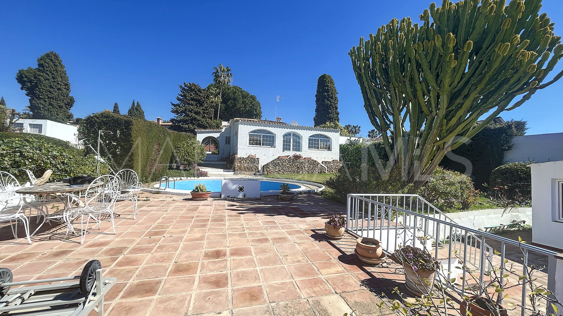 Villa for sale in Guadalmina Alta