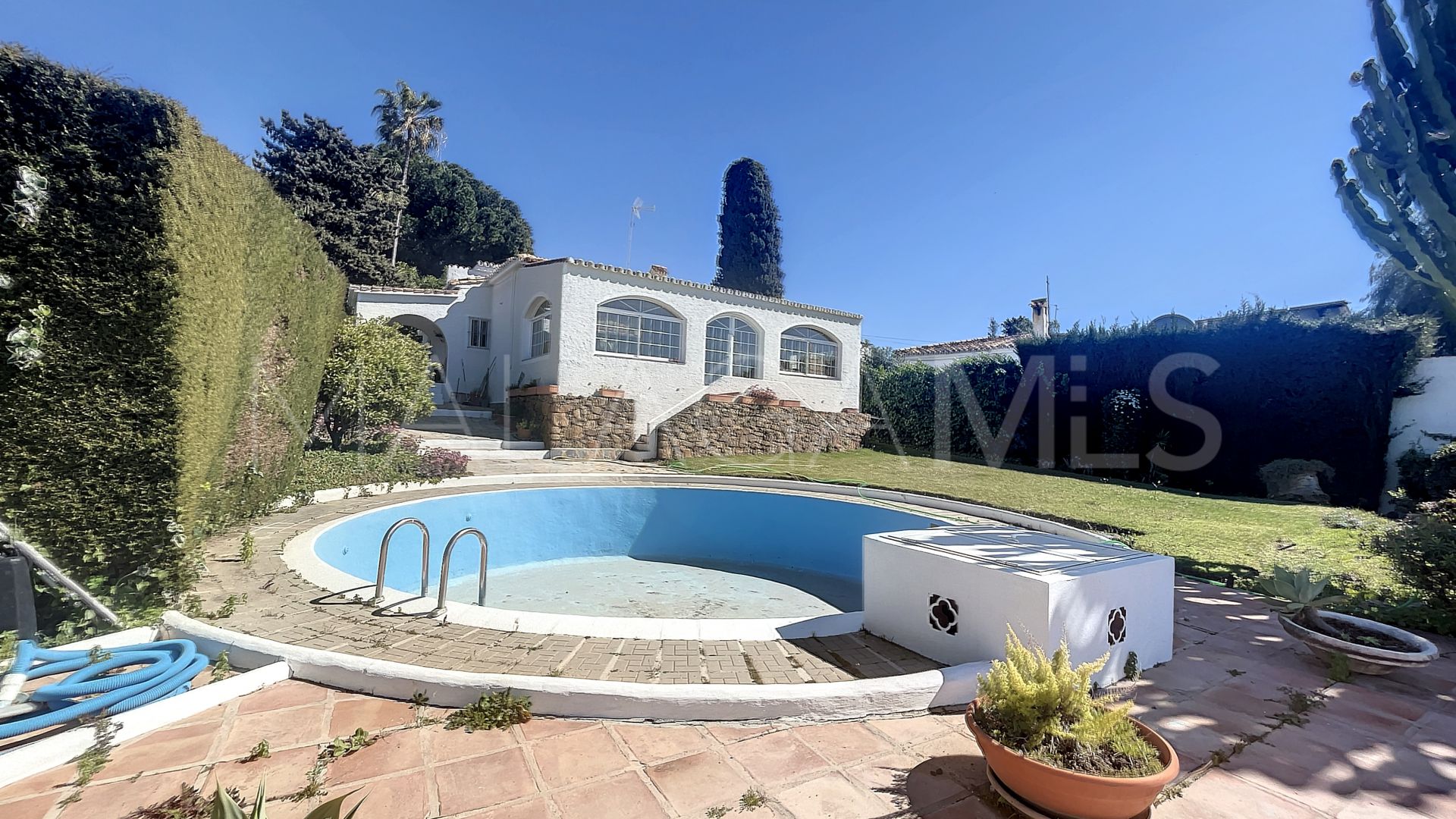 Villa for sale in Guadalmina Alta