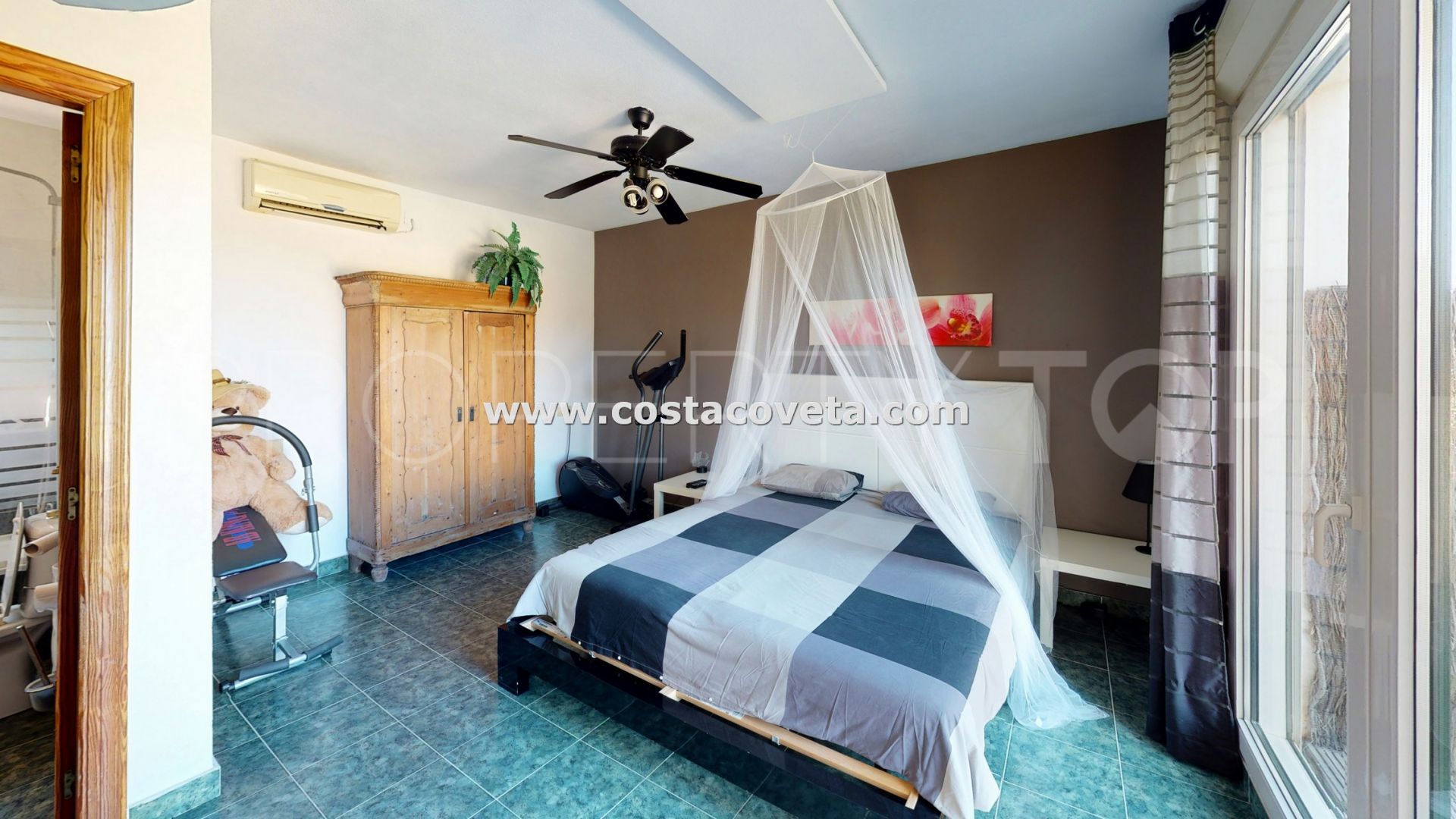 Buy house with 3 bedrooms in La Merced