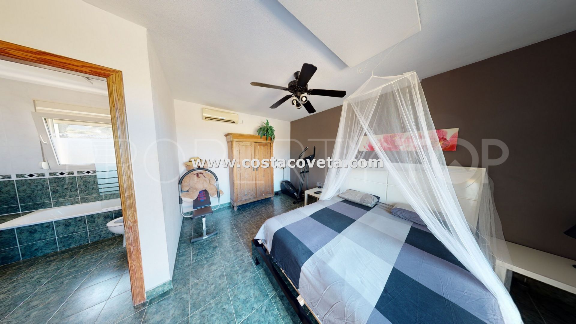 Buy house with 3 bedrooms in La Merced