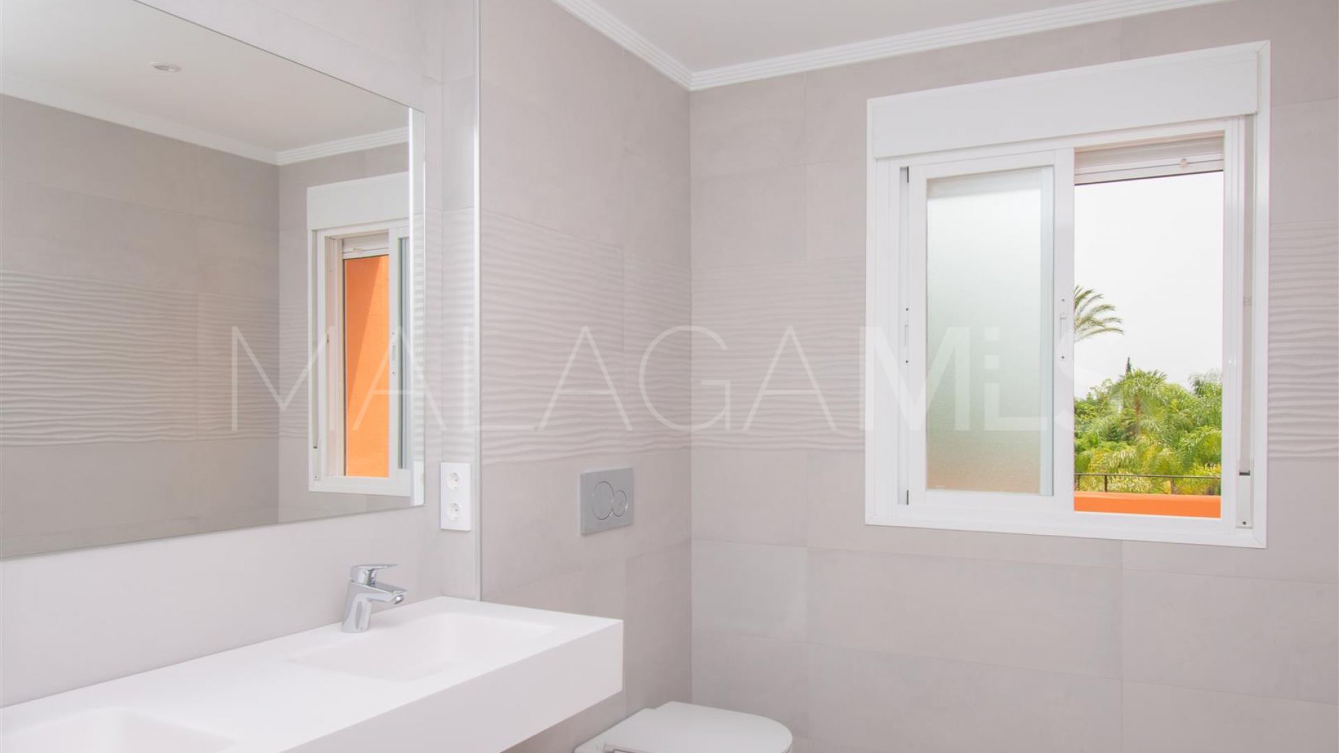 Buy town house in Paraiso Alto with 3 bedrooms