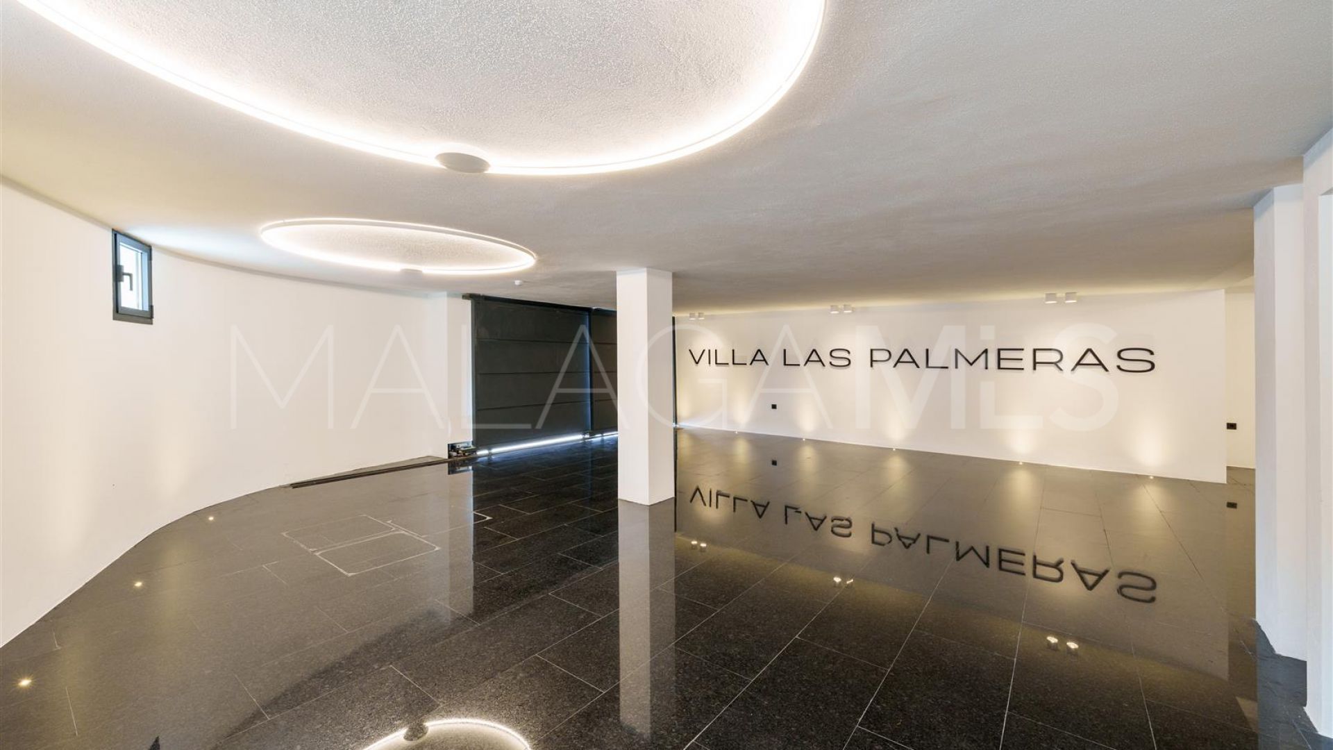 Villa for sale in Las Brisas