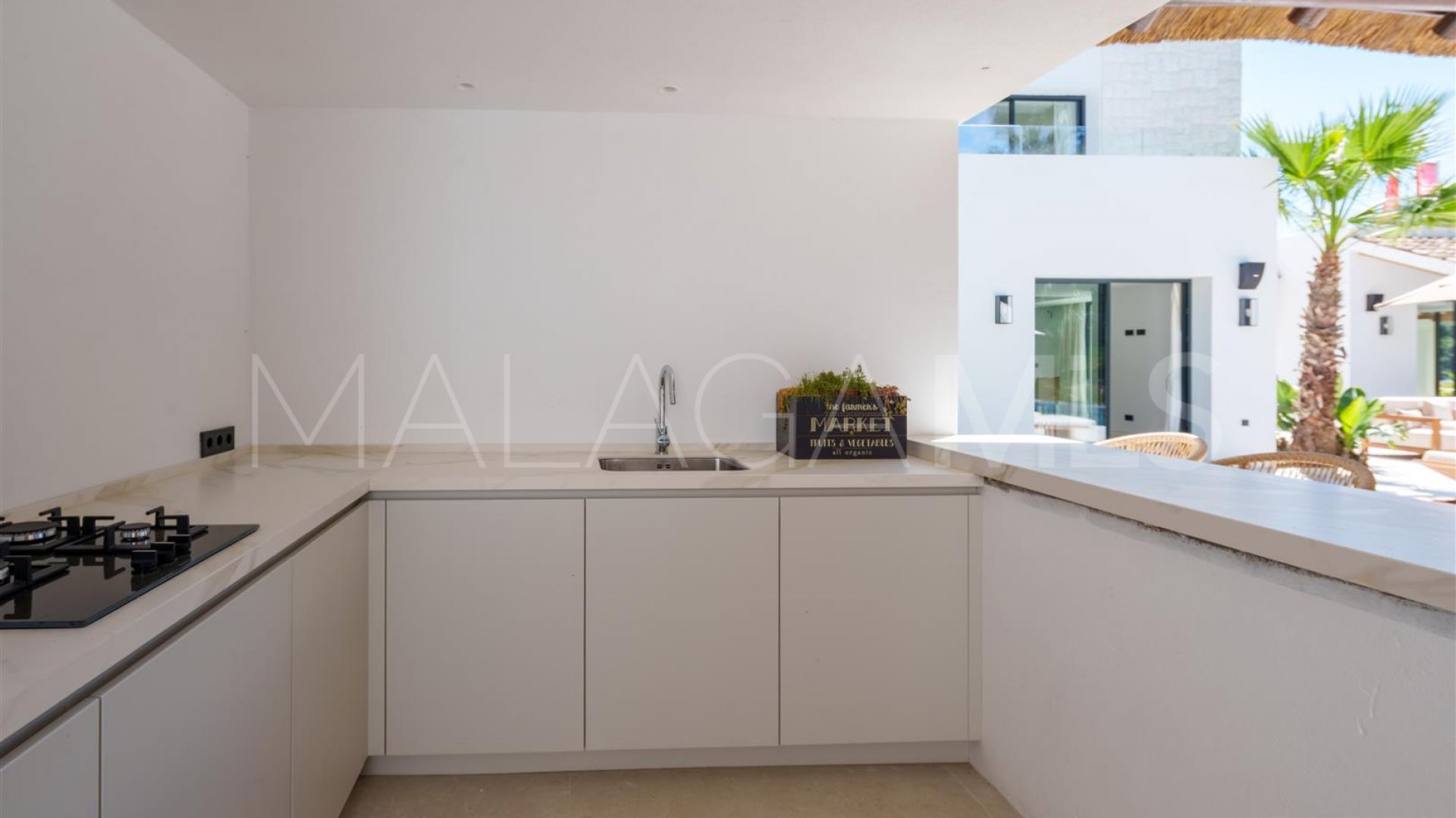 Villa for sale in Las Brisas