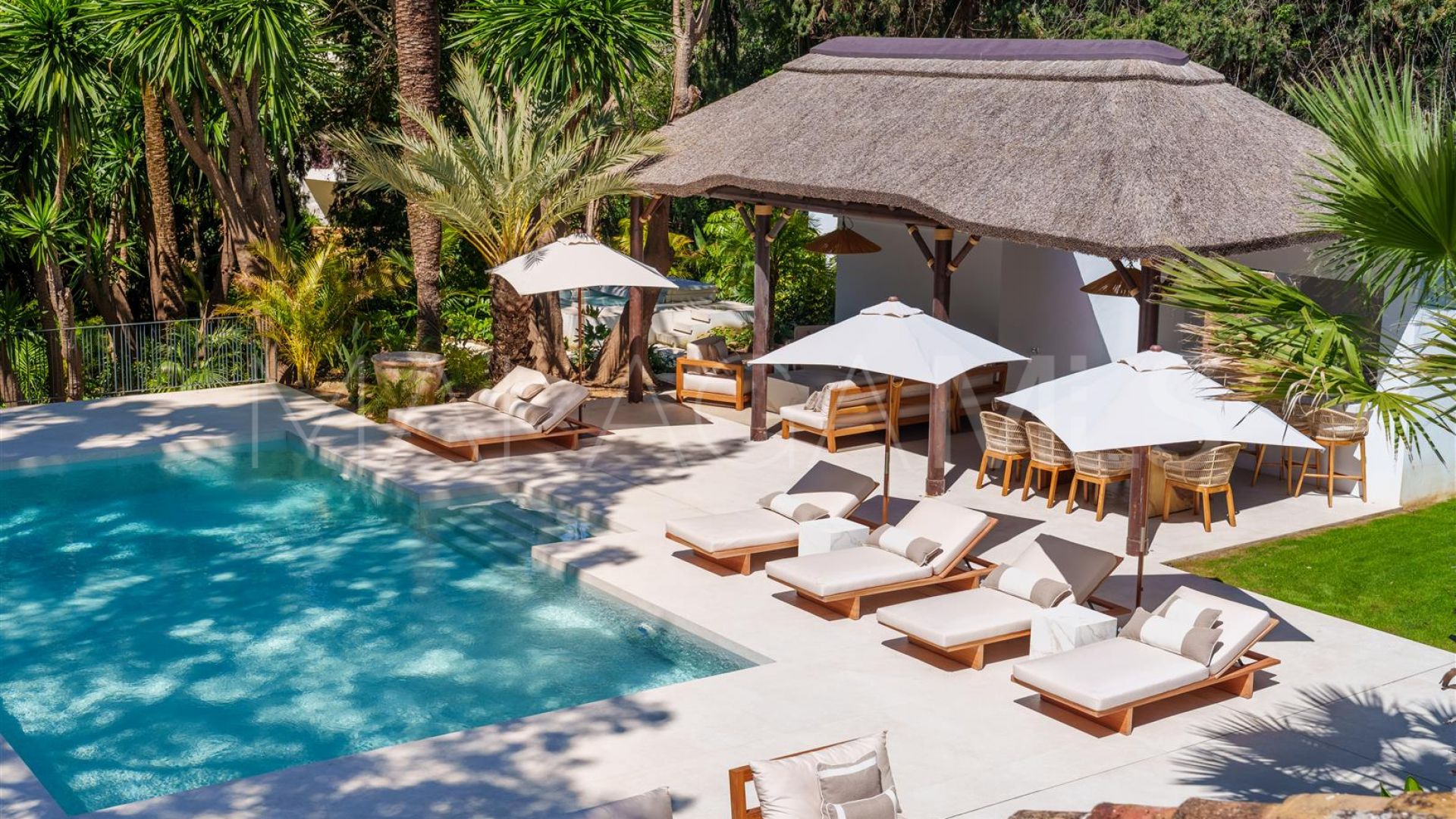 Villa for sale in Las Brisas