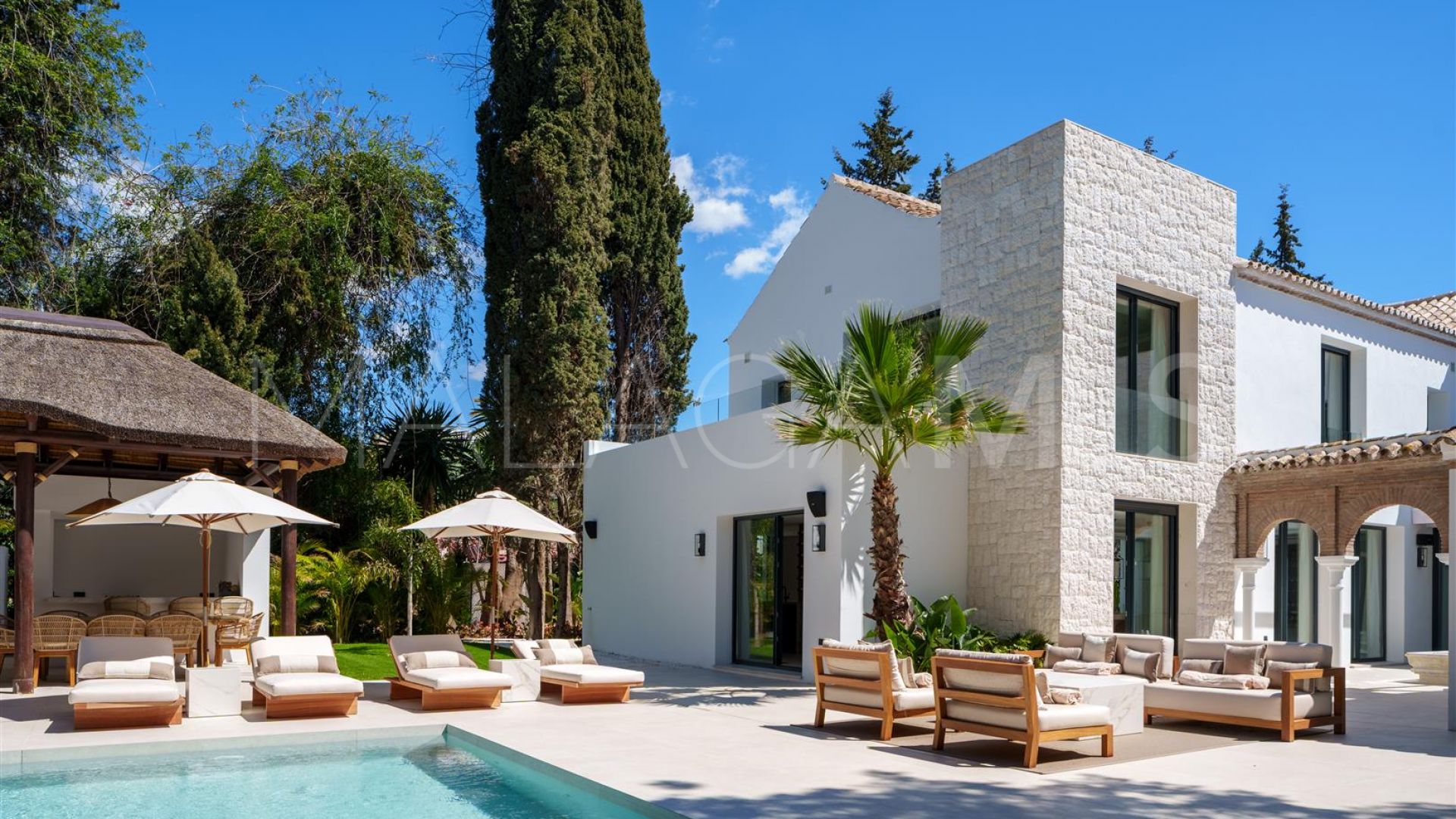 Villa for sale in Las Brisas