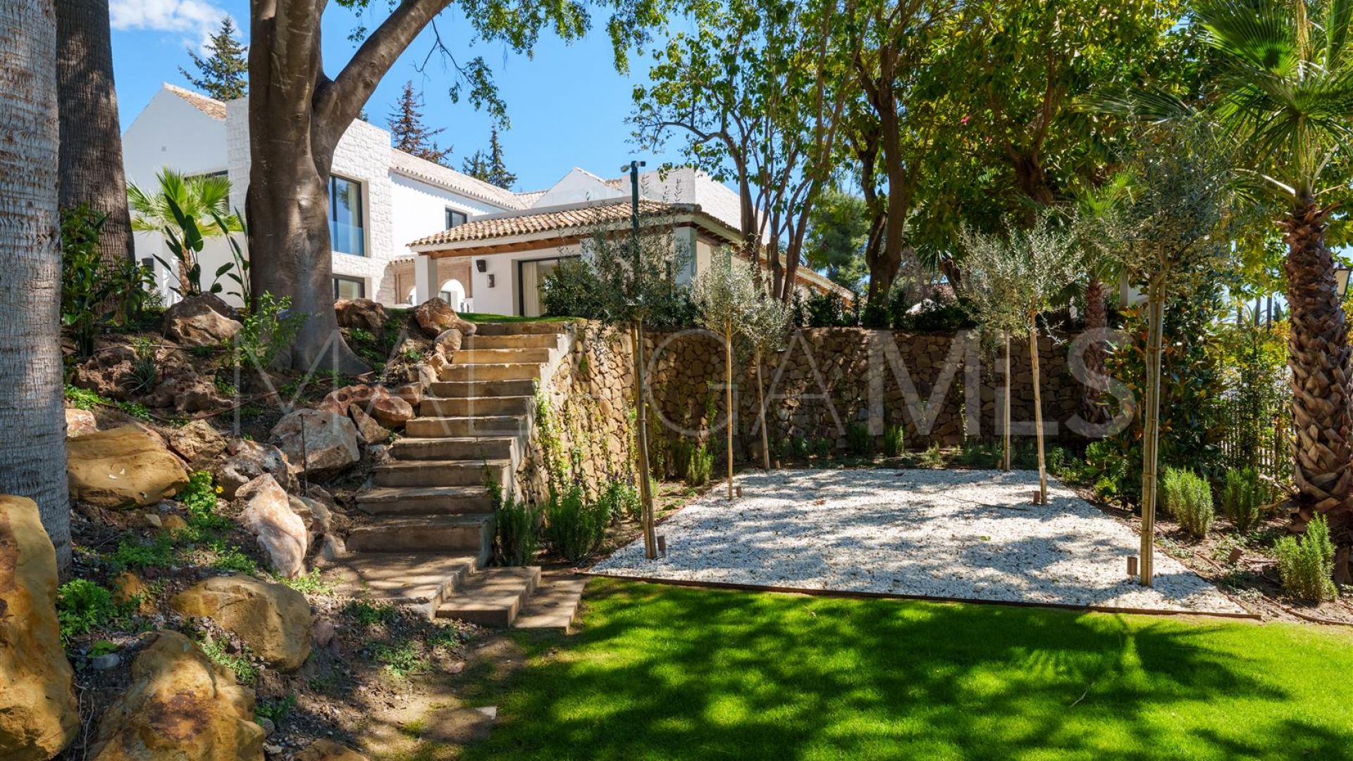 Villa for sale in Las Brisas