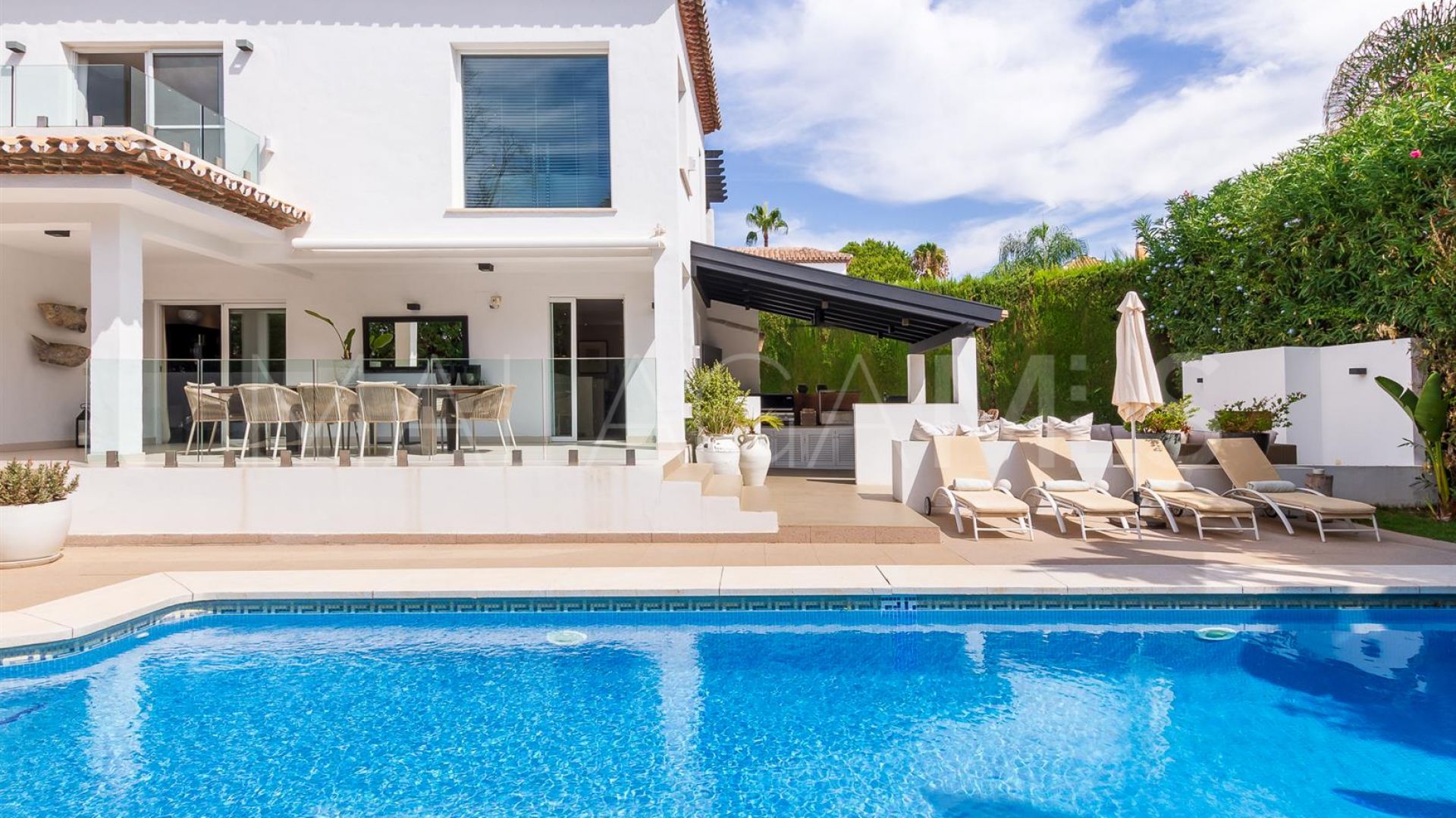 Villa for sale in Marbella Country Club with 4 bedrooms