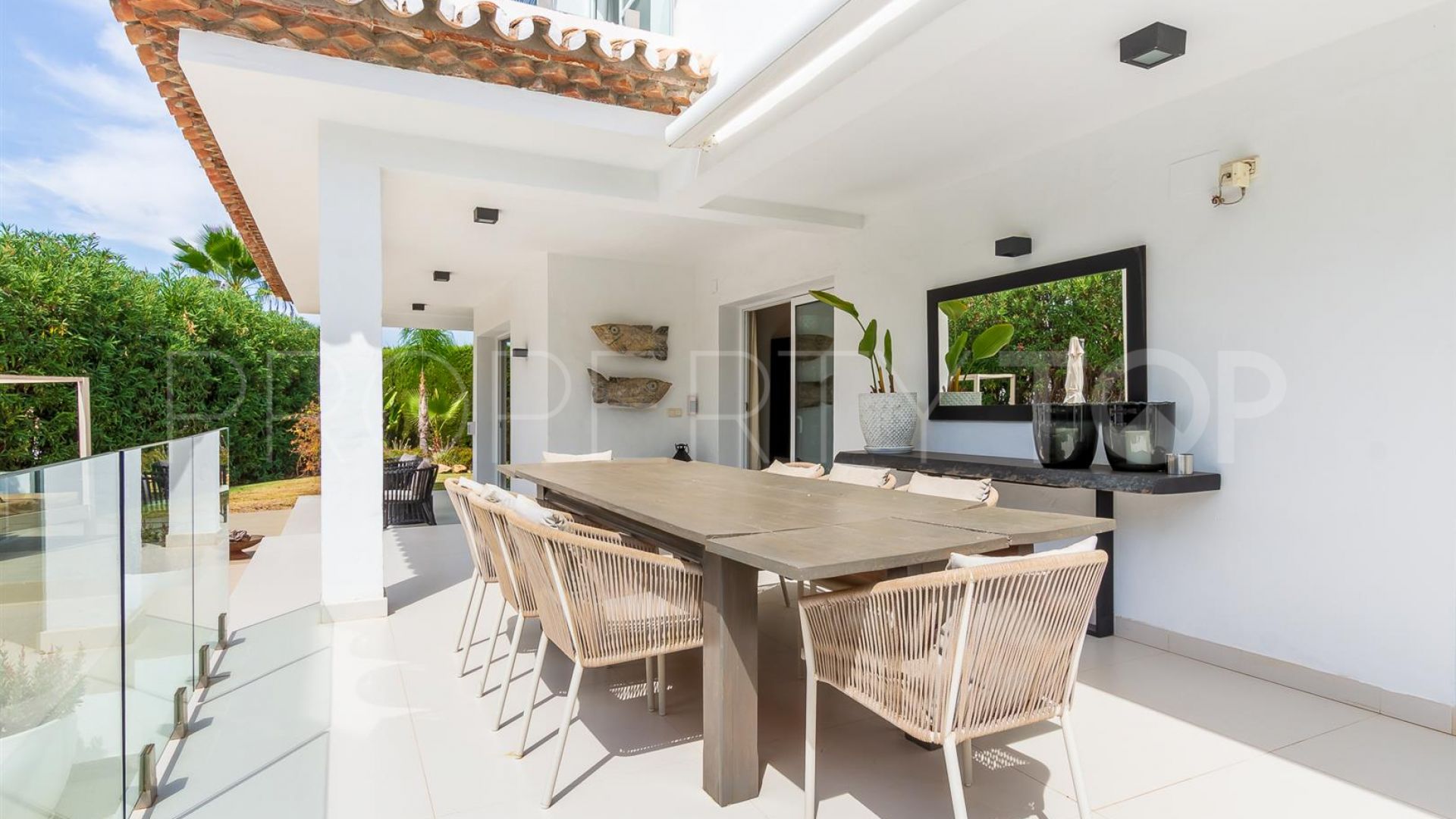 Villa for sale in Marbella Country Club with 4 bedrooms