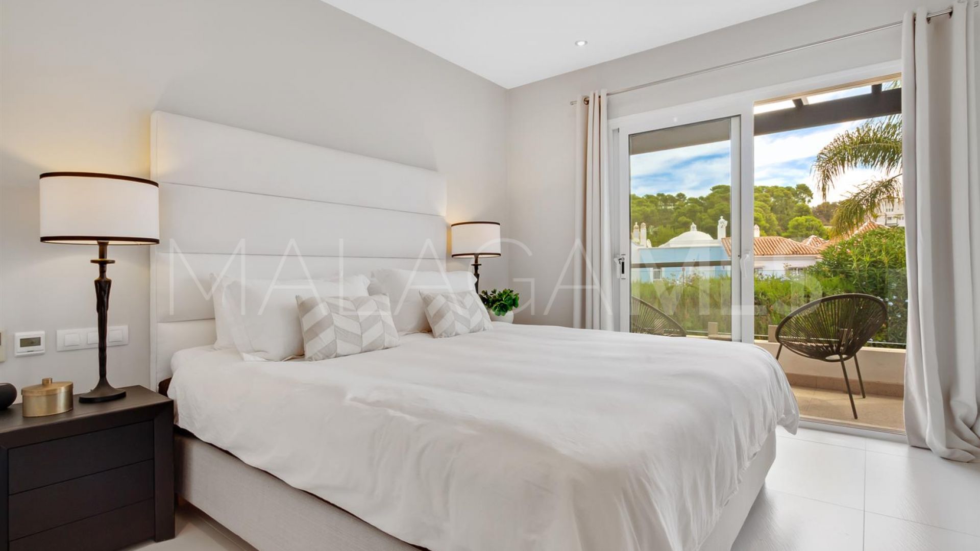 Villa for sale in Marbella Country Club with 4 bedrooms