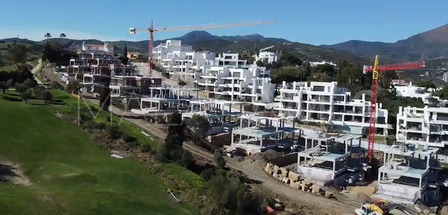 Villa for sale in Estepona Golf