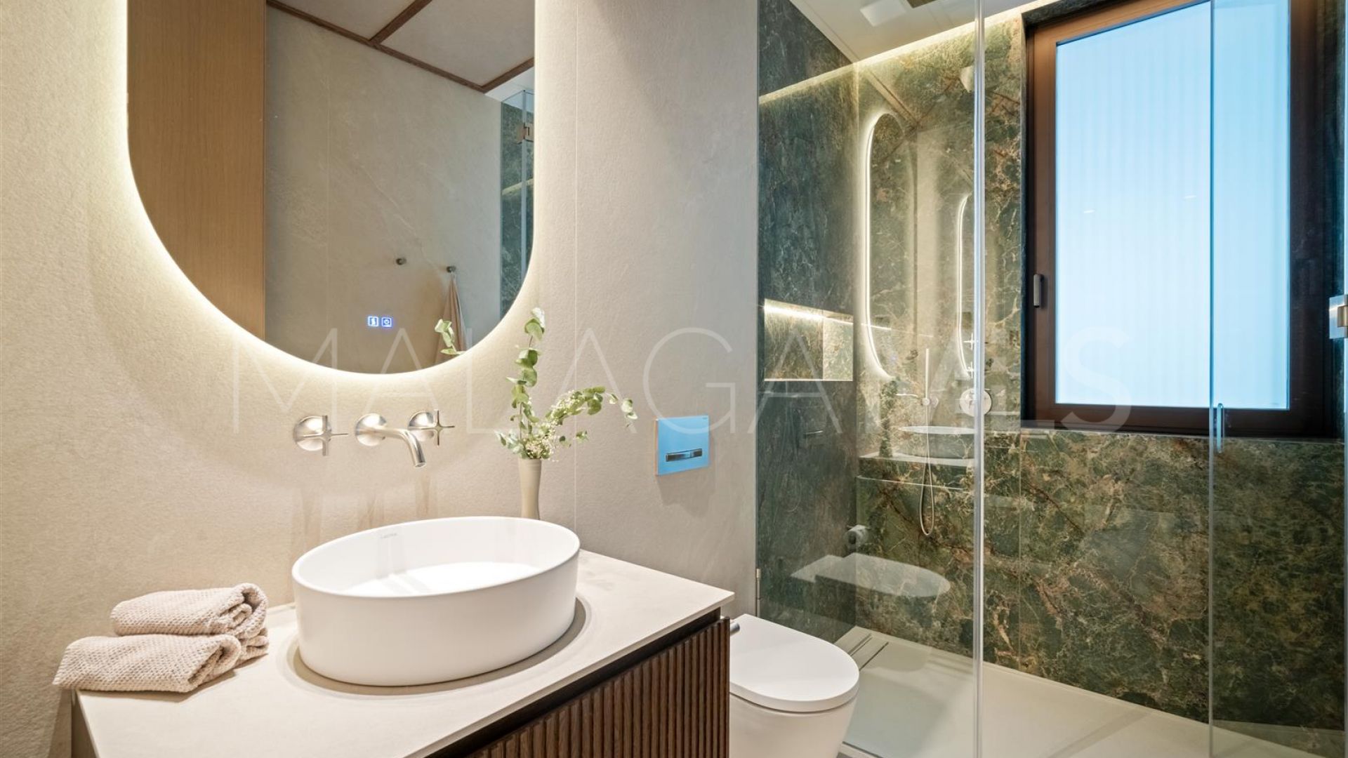 Buy villa with 5 bedrooms in La Quinta