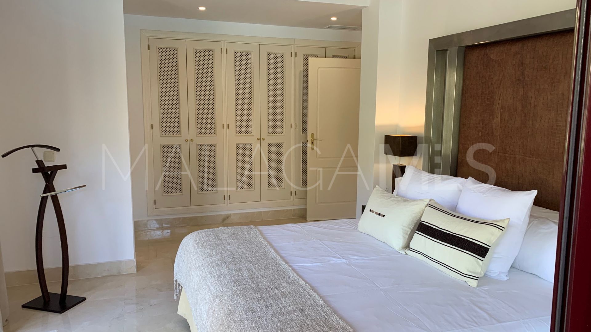 Buy ground floor apartment in Bahia Alcantara