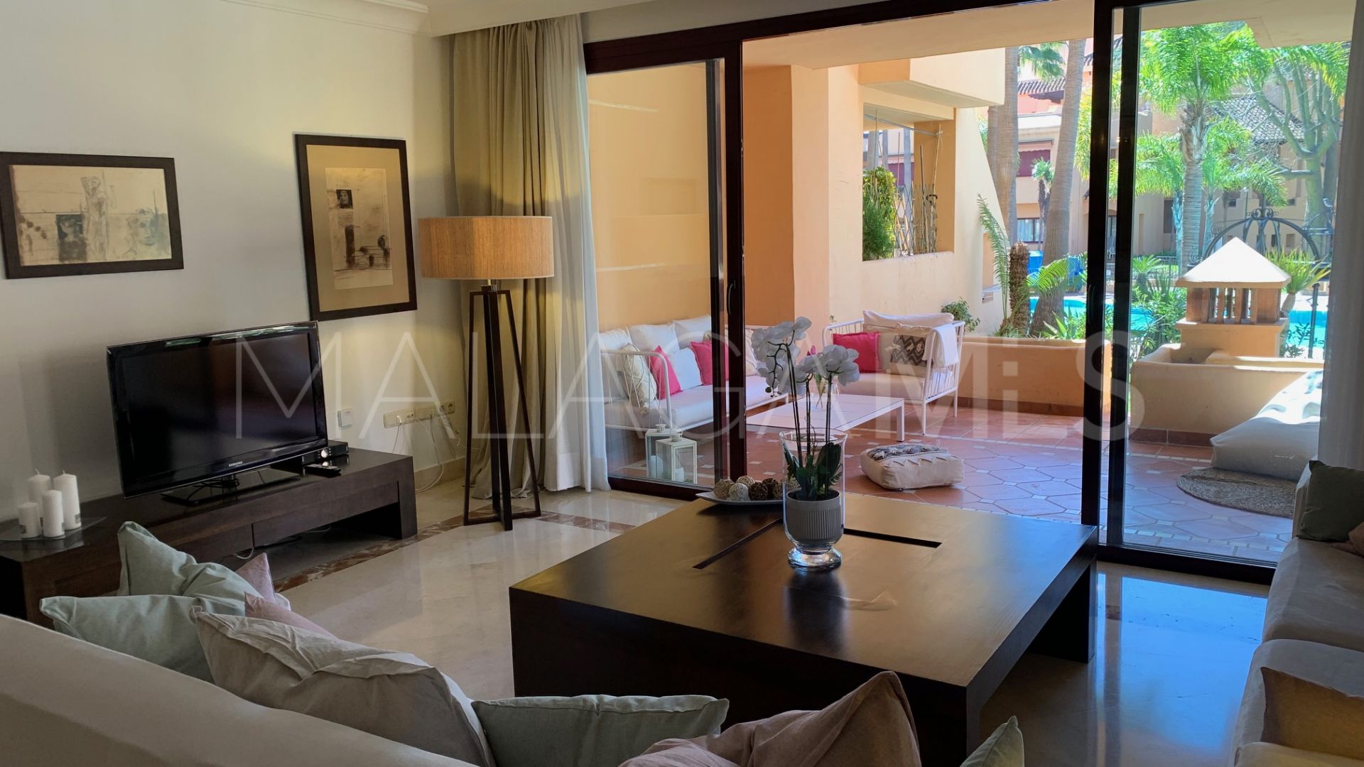 Buy ground floor apartment in Bahia Alcantara