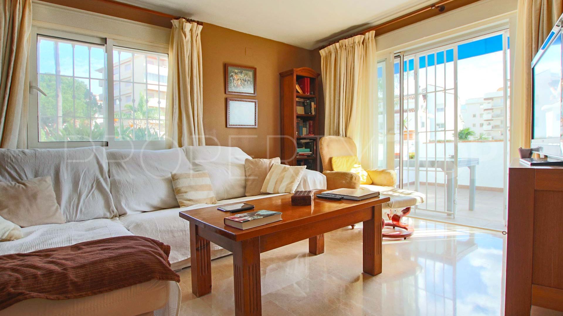 3 bedrooms ground floor apartment in Nueva Andalucia for sale