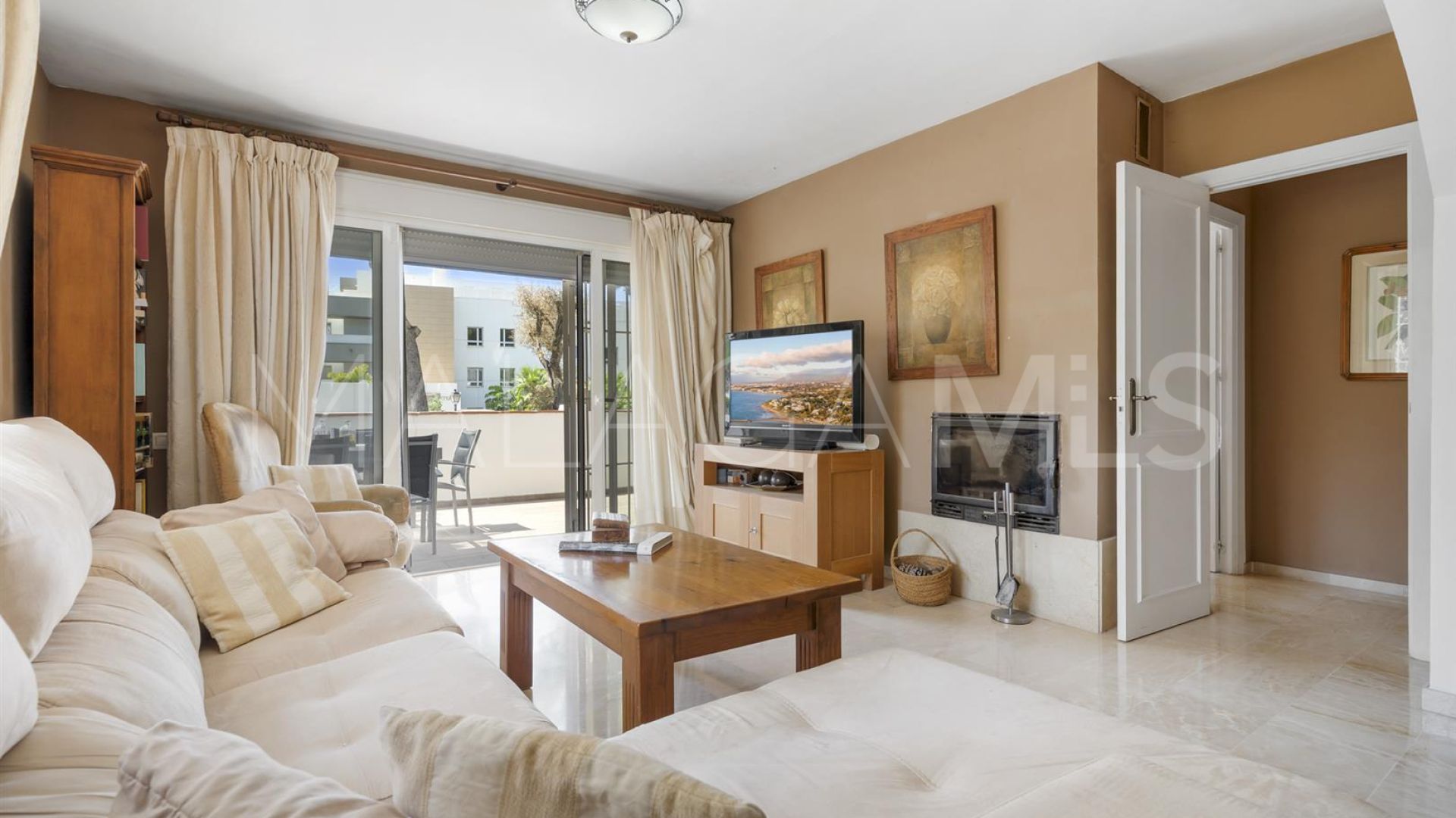 Apartamento planta baja de 3 bedrooms a la venta in Nueva Andalucia