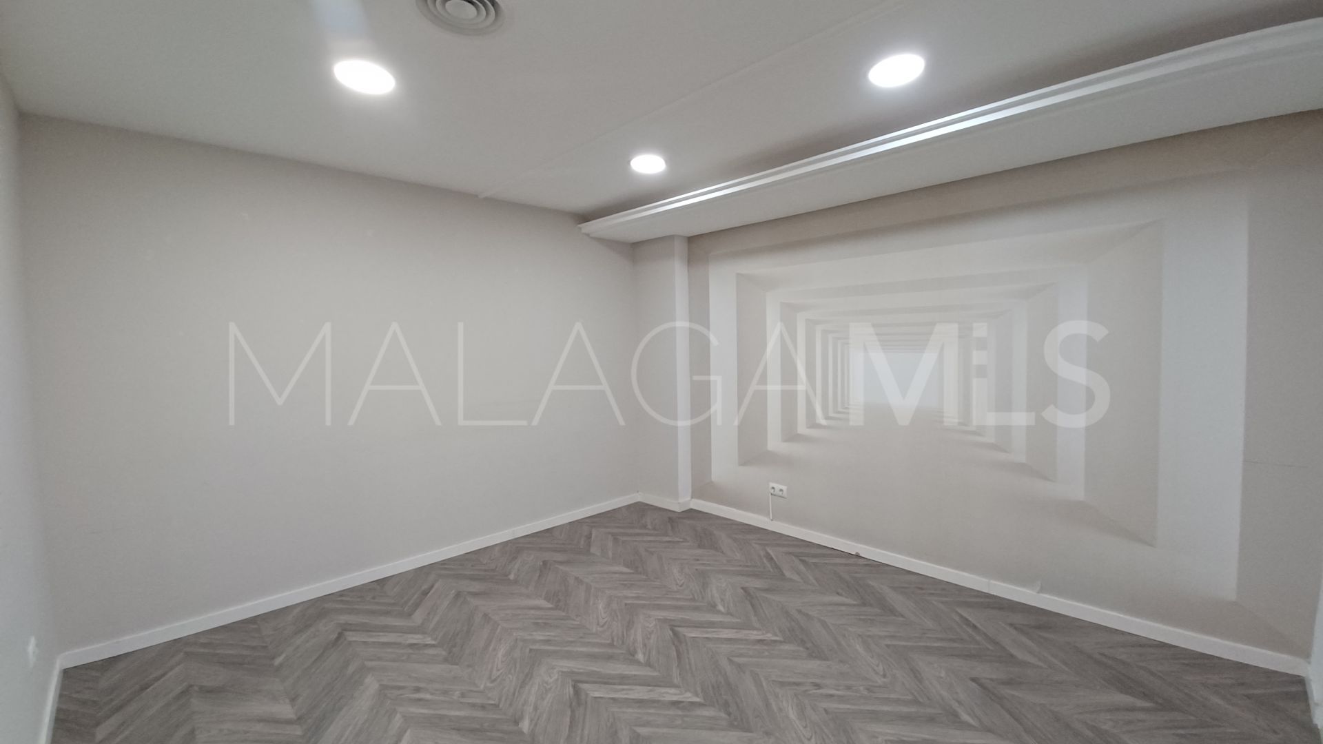 Commercial for sale in Magna Marbella