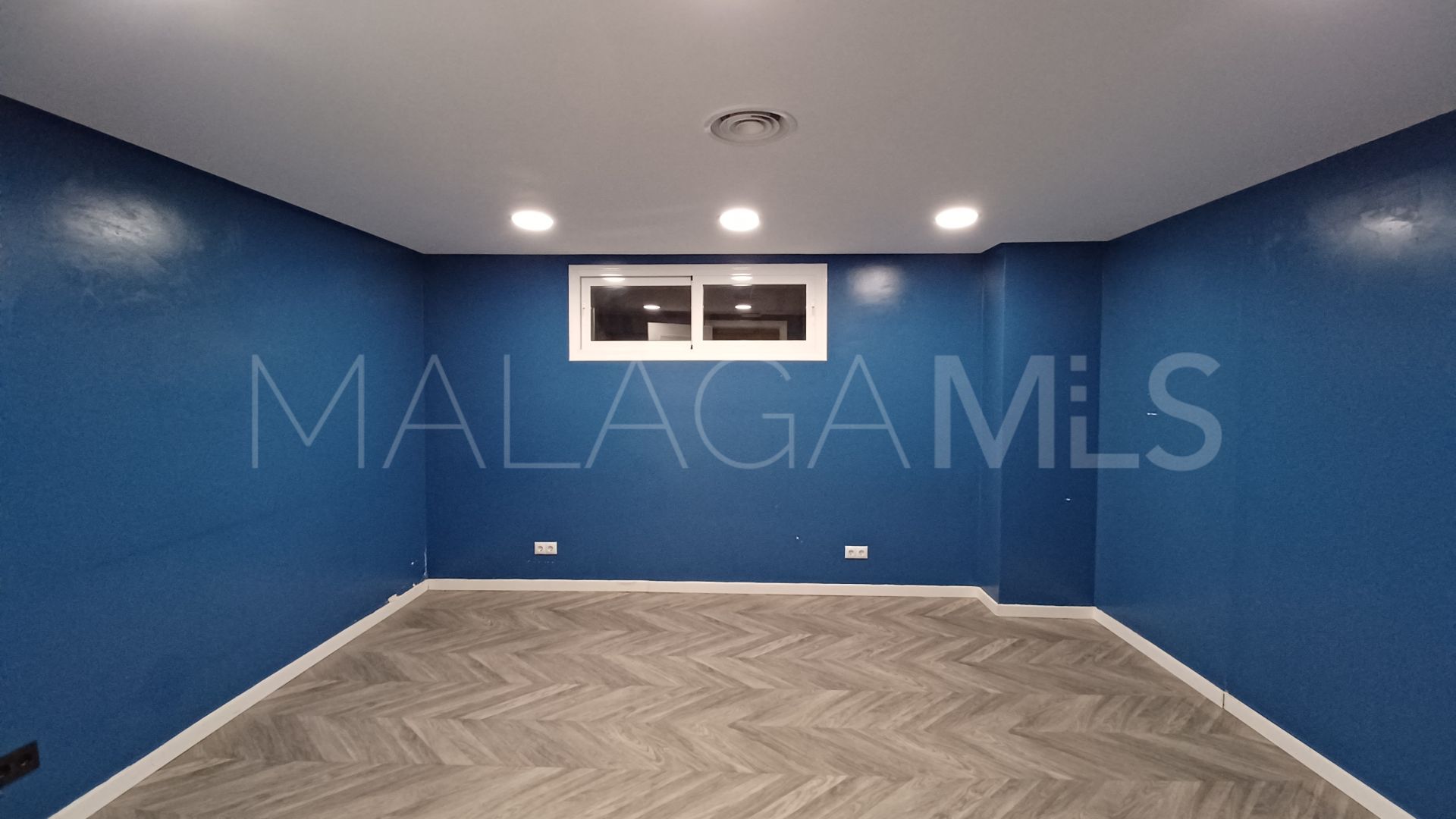 Commercial for sale in Magna Marbella