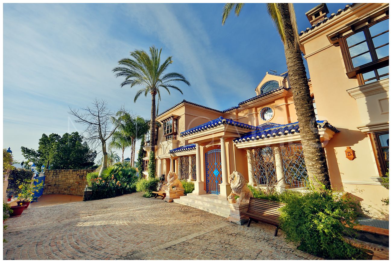 Herrgård for sale in Nueva Andalucia