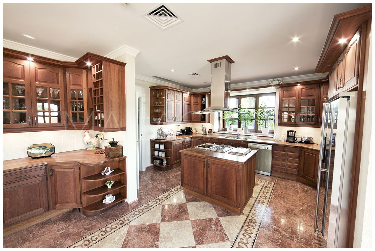 Herrgård for sale in Nueva Andalucia