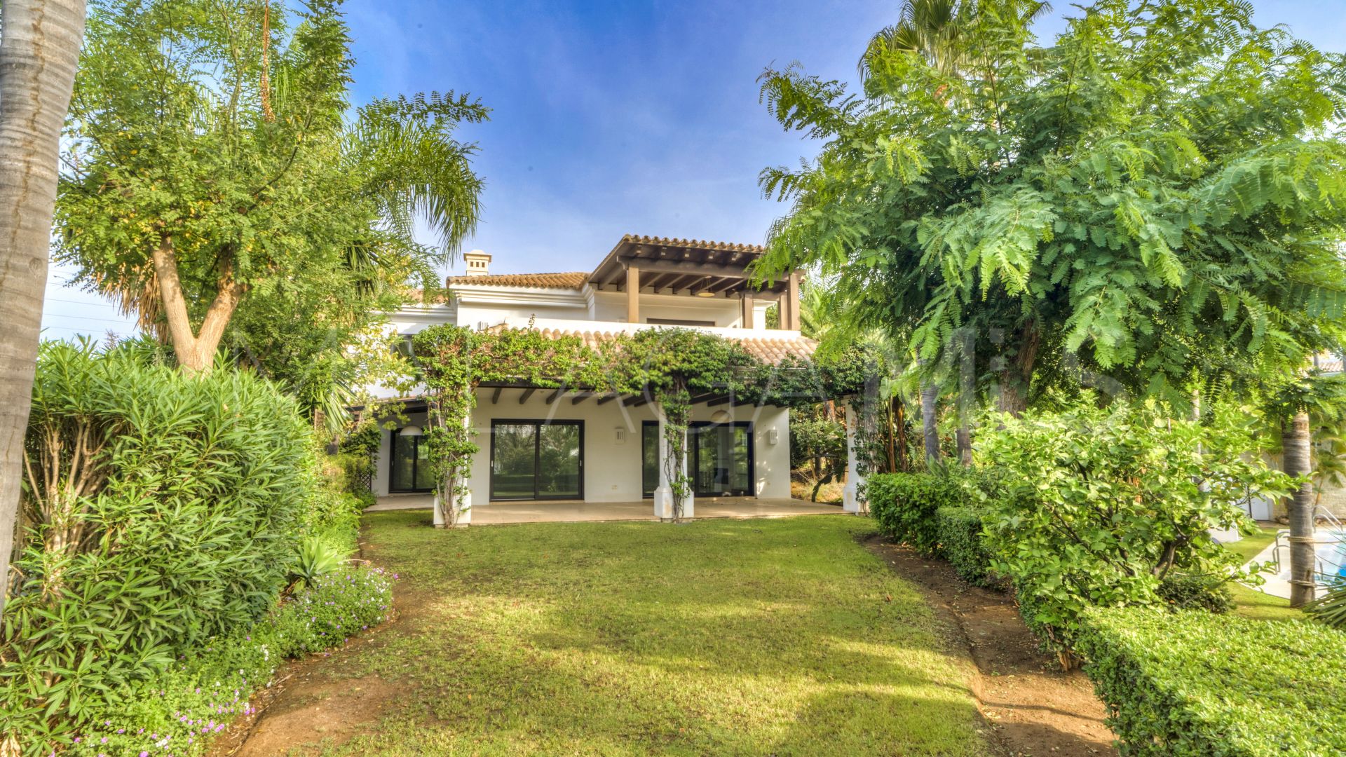 Villa for sale in Las Lomas del Marbella Club