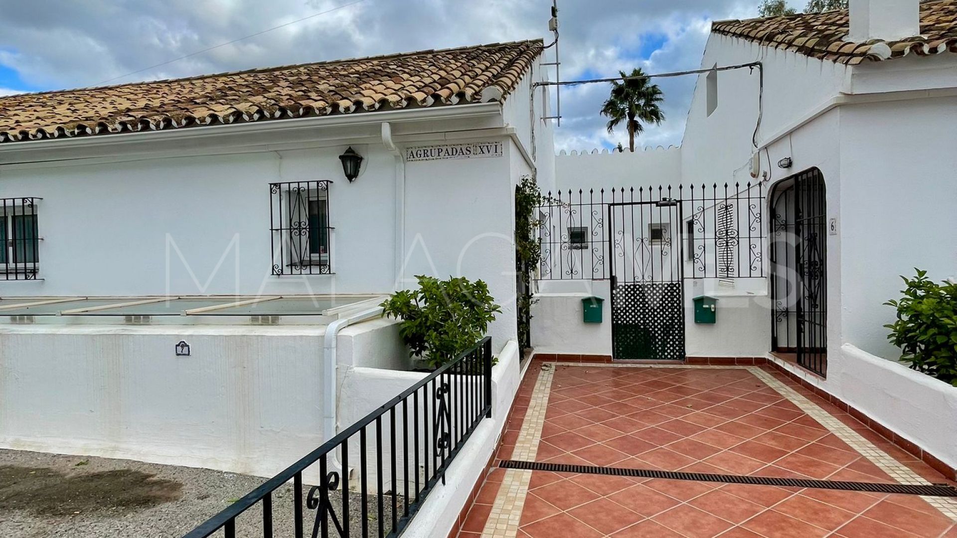 Bottenvåningslägenhet for sale in Nueva Andalucia