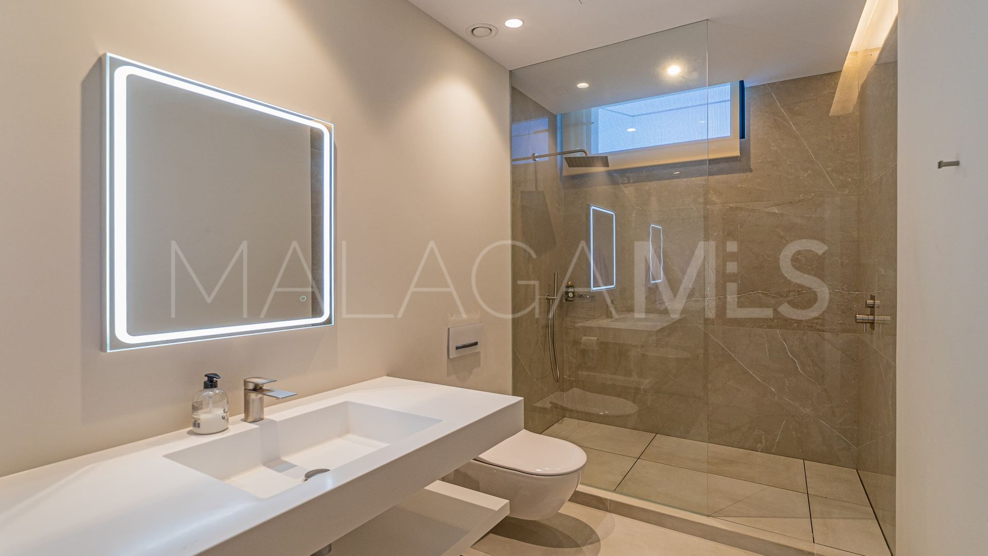 Villa for sale in Los Arqueros