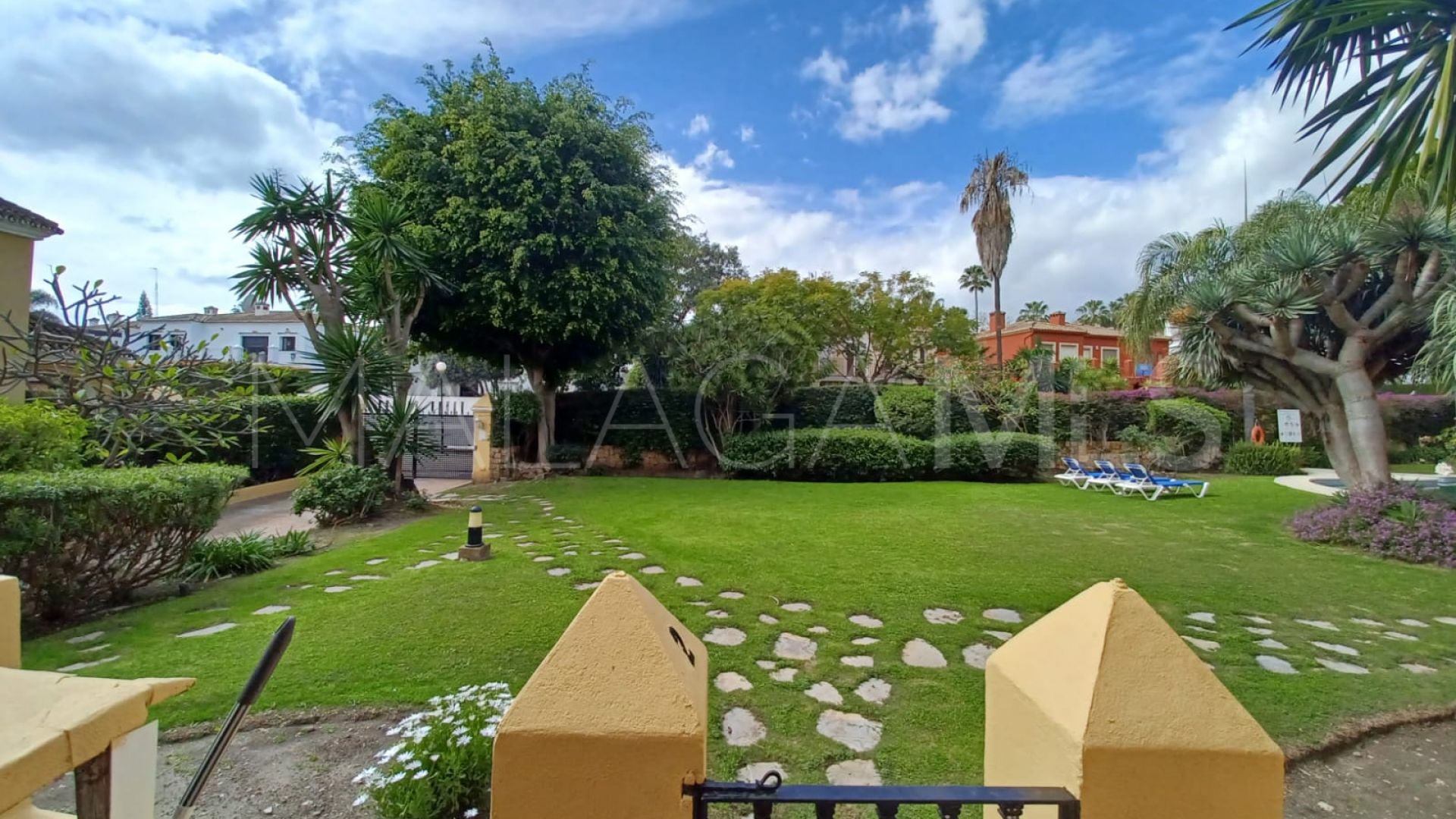 Apartamento for sale with 2 bedrooms in Guadalmina Alta