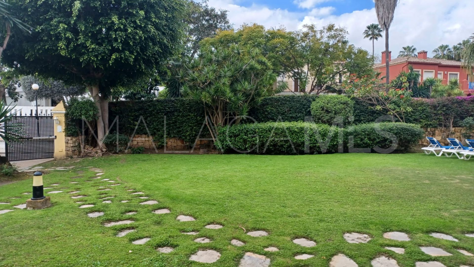 Apartamento for sale with 2 bedrooms in Guadalmina Alta